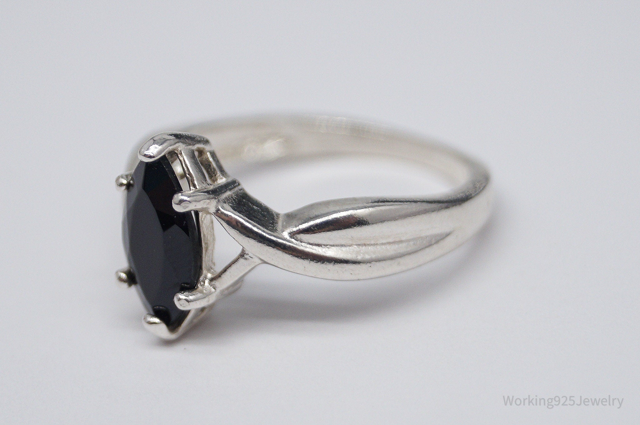 Vintage Avon Black Onyx Sterling Silver Ring - Size 5.75