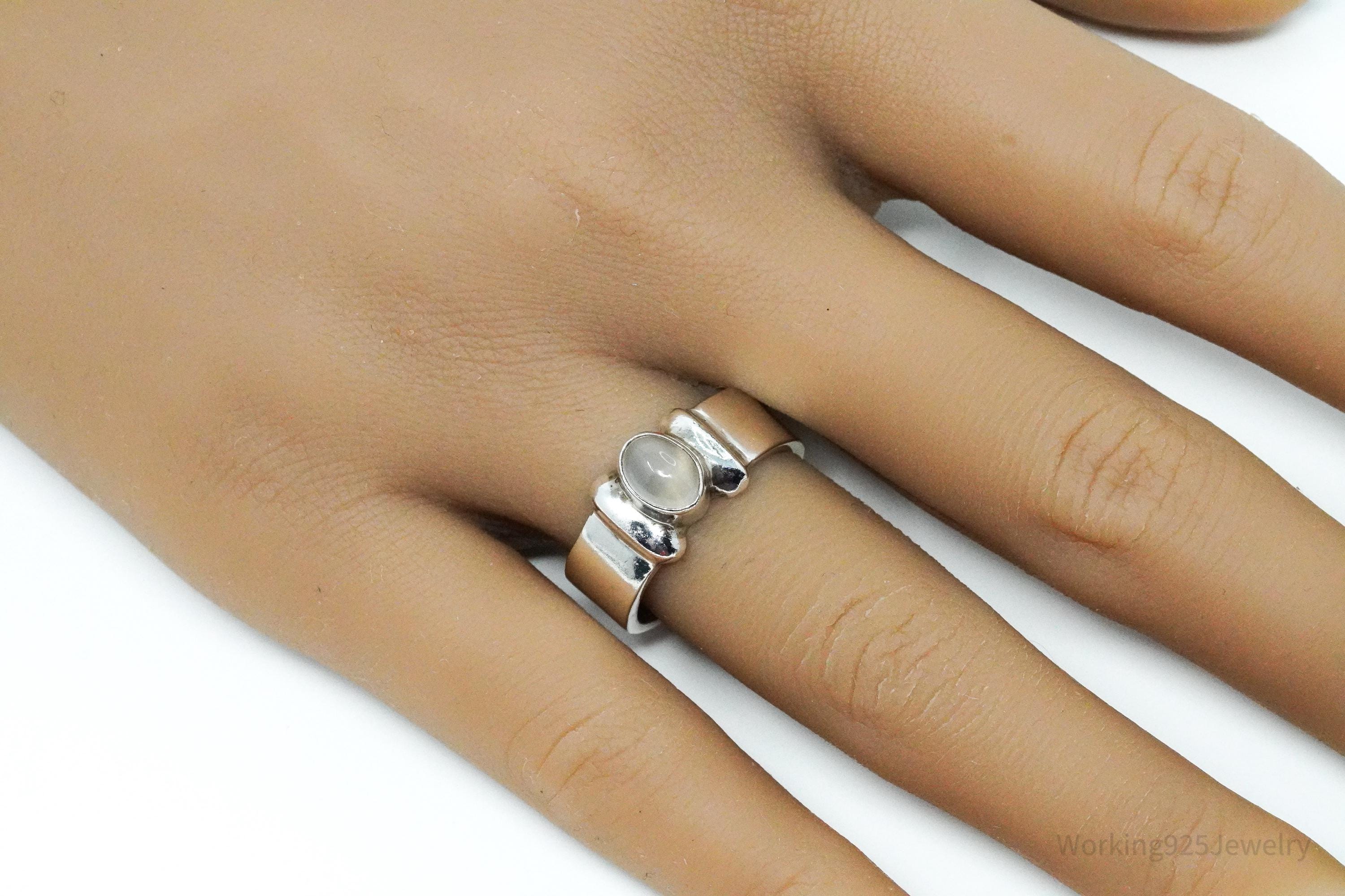 Vintage White Moonstone Sterling Silver Ring - Size 7.5