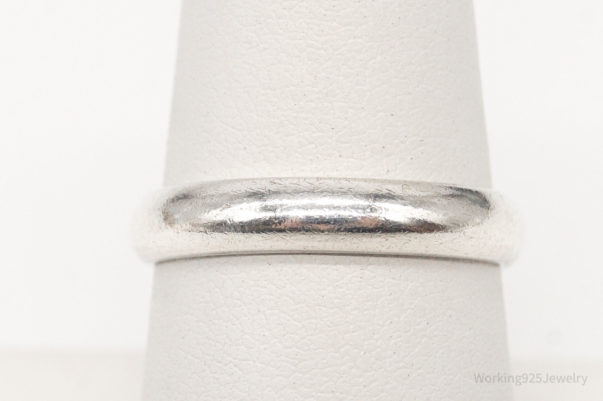 Vintage Sleek Sterling Silver Band Ring - Size 7.75