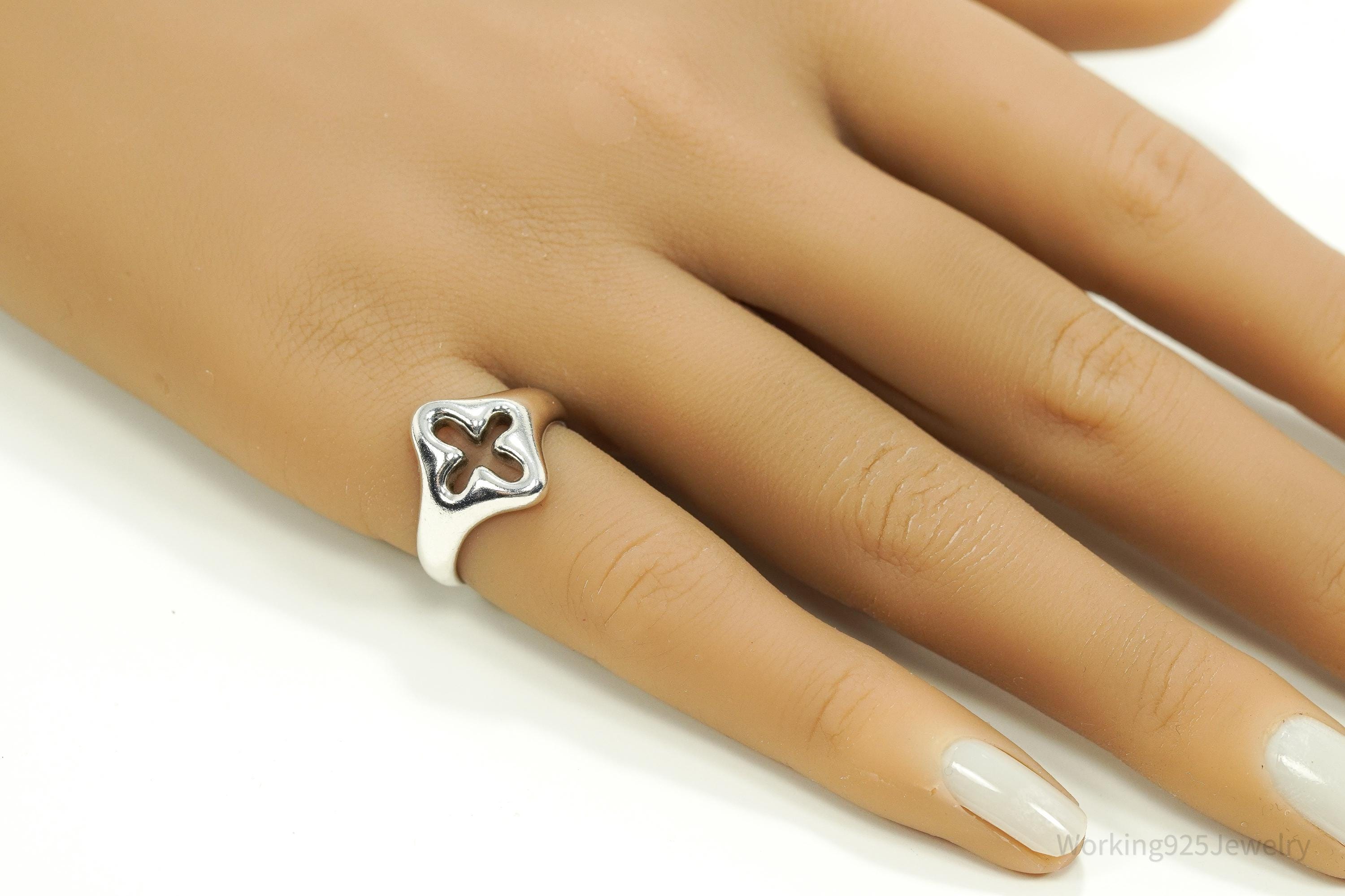 Vintage Silver Cross Cut Out Band Ring - Size 5