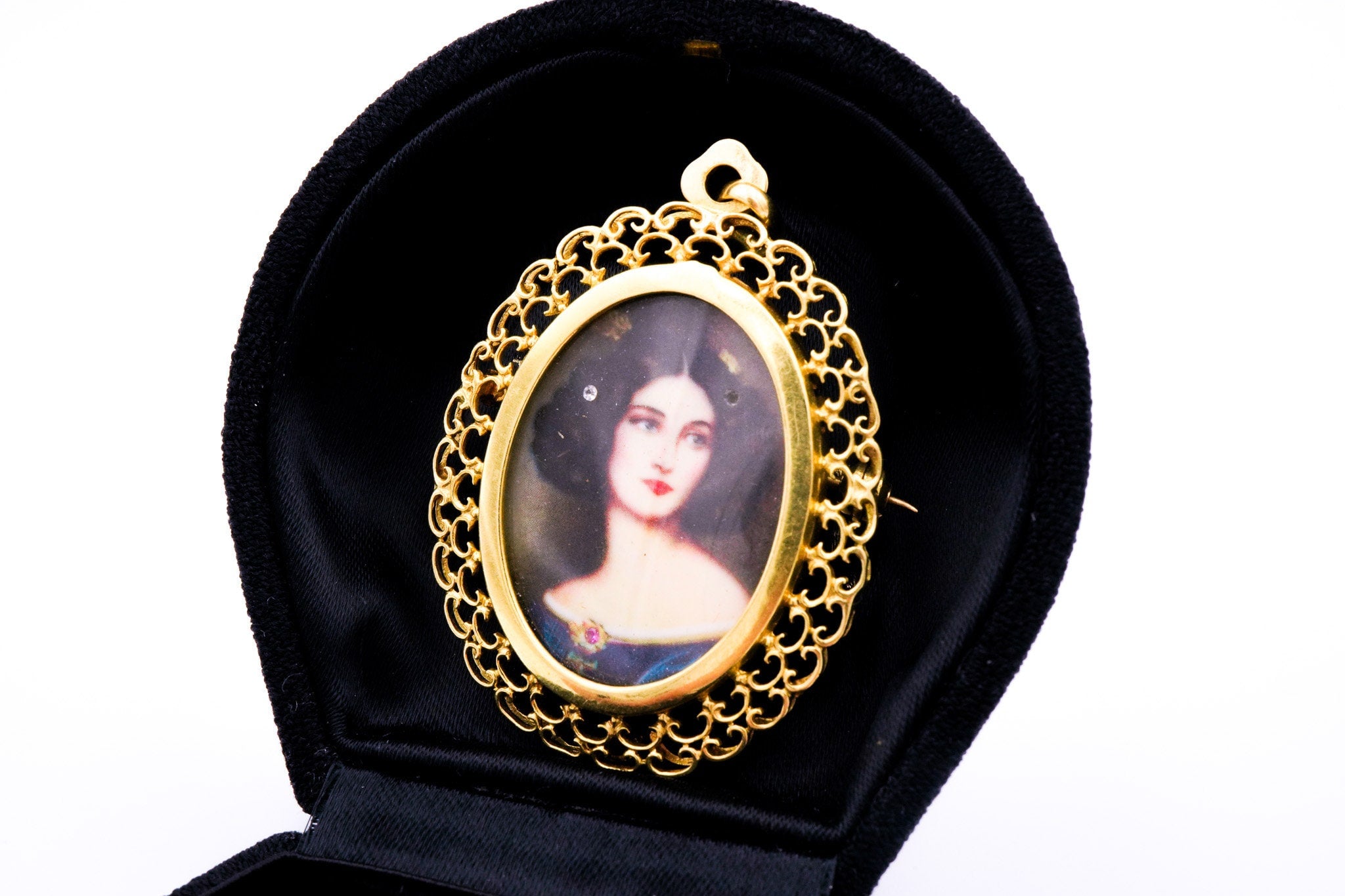 18K Yellow Gold Brooch with Zirconias