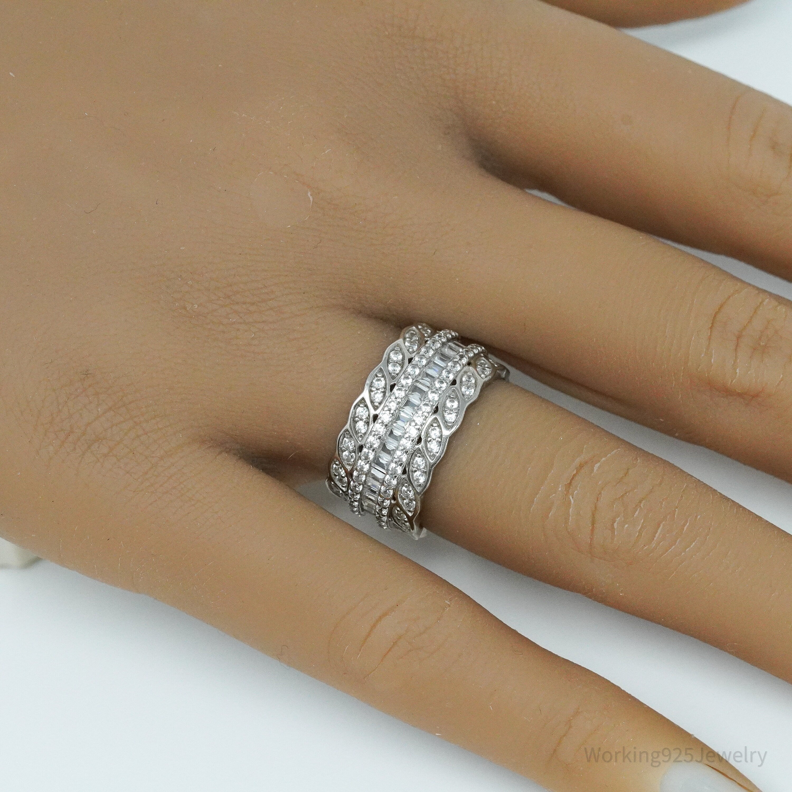 Vintage Cubic Zirconia Sterling Silver Band Ring - Size 6.25