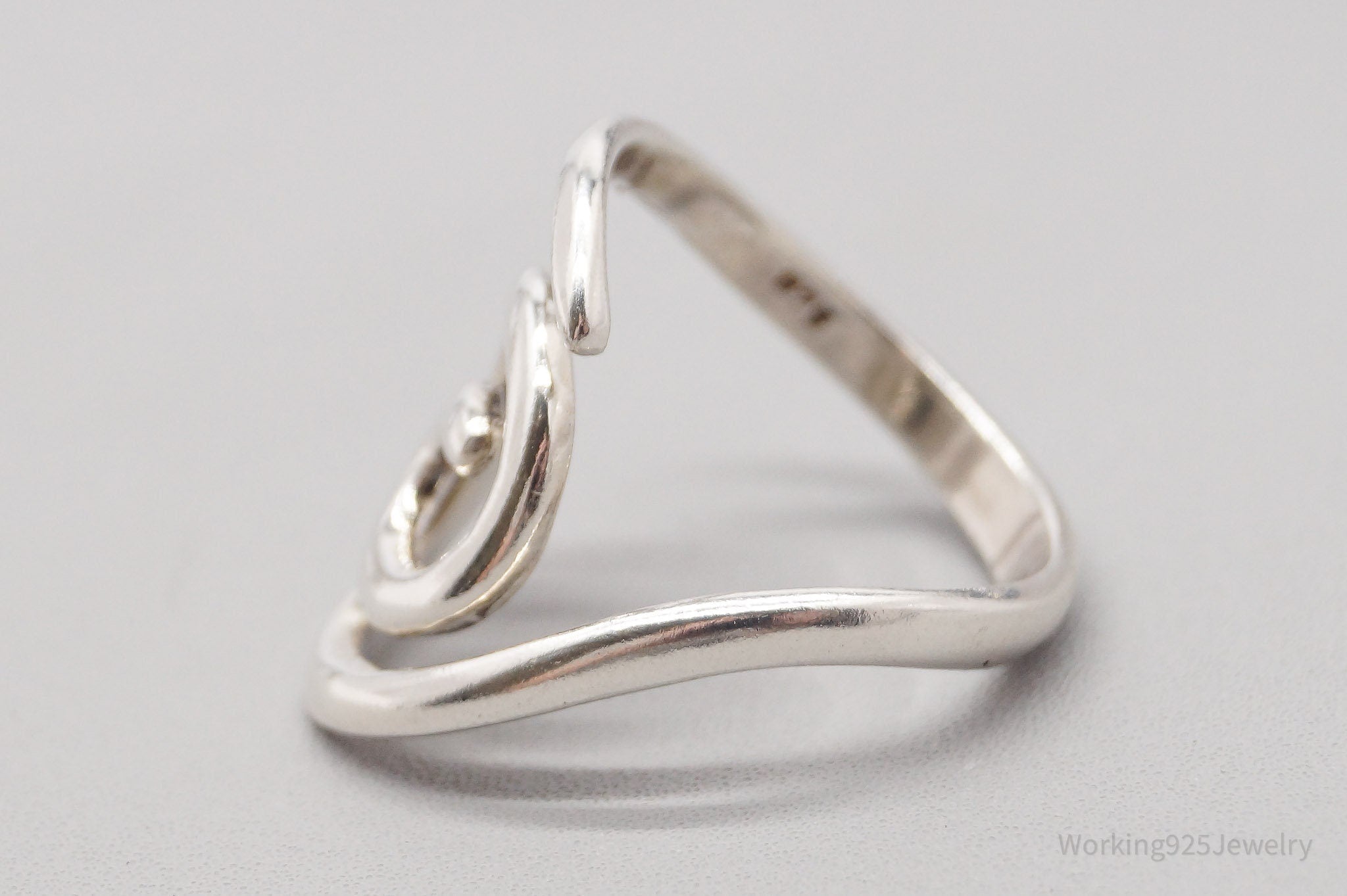 Vintage Spiral Modernist Sleek Sterling Silver Ring - Size 8.75