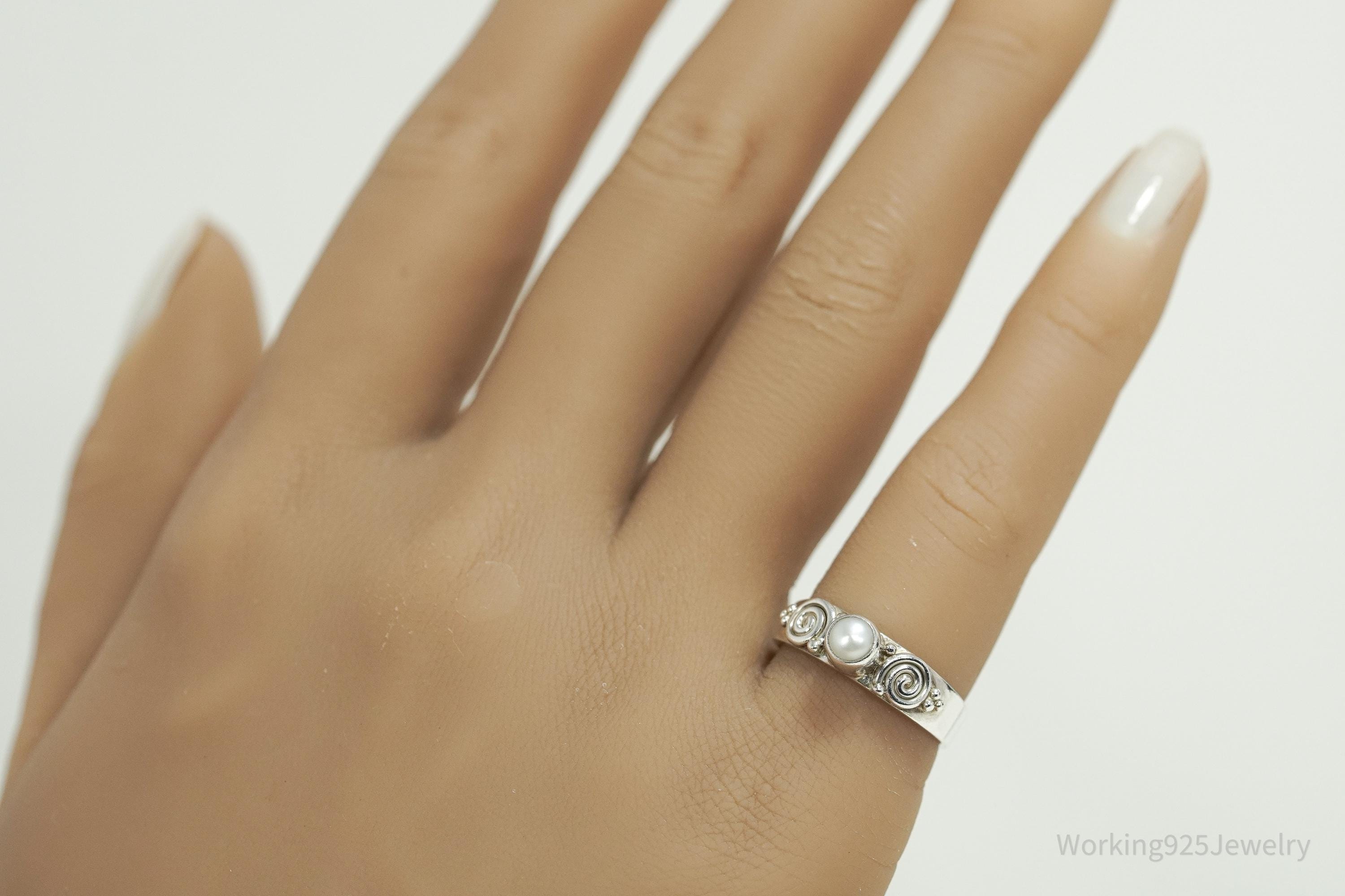 Vintage White Pearl Silver Ring - Size 6