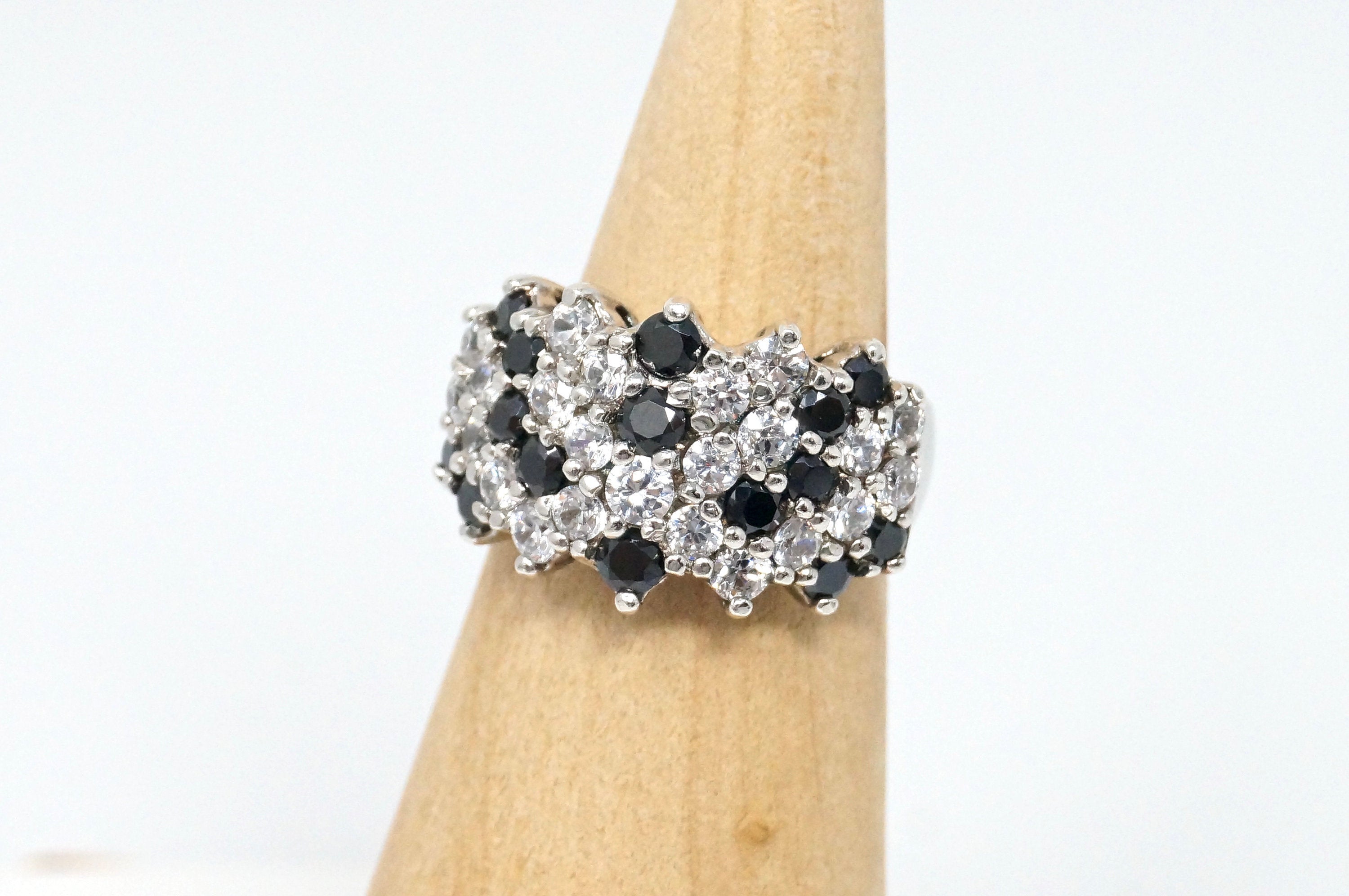 Vintage Mid Century Style Black & White CZ Sterling Silver Ring - Size 6.75