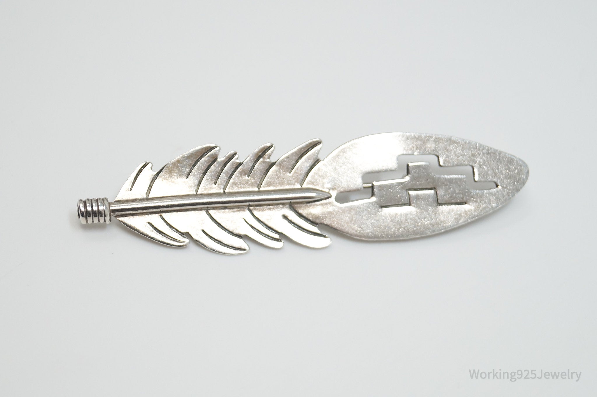 Vtg Native American Navajo Joe Delgarito Feather Sterling Silver Pin