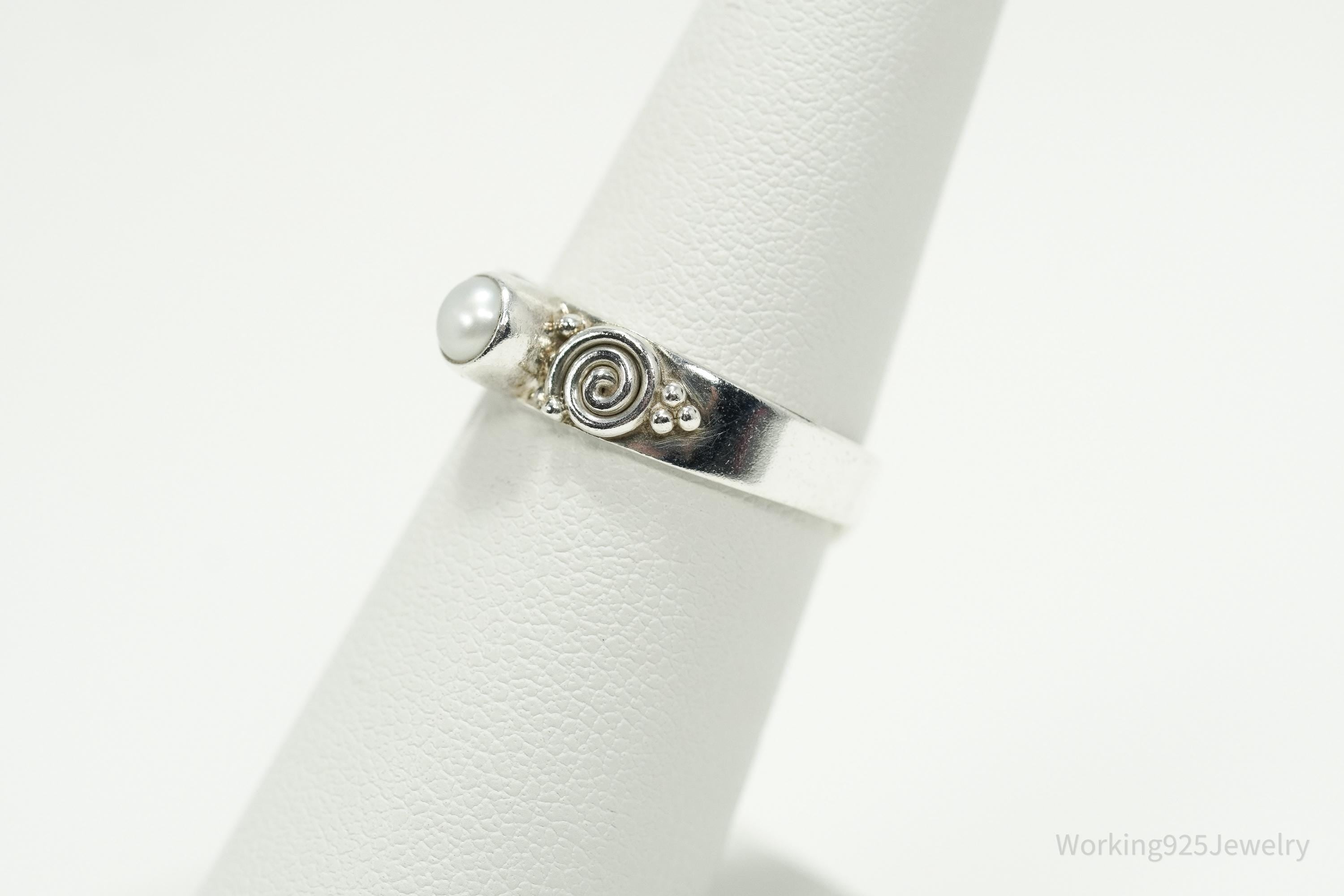 Vintage White Pearl Silver Ring - Size 6