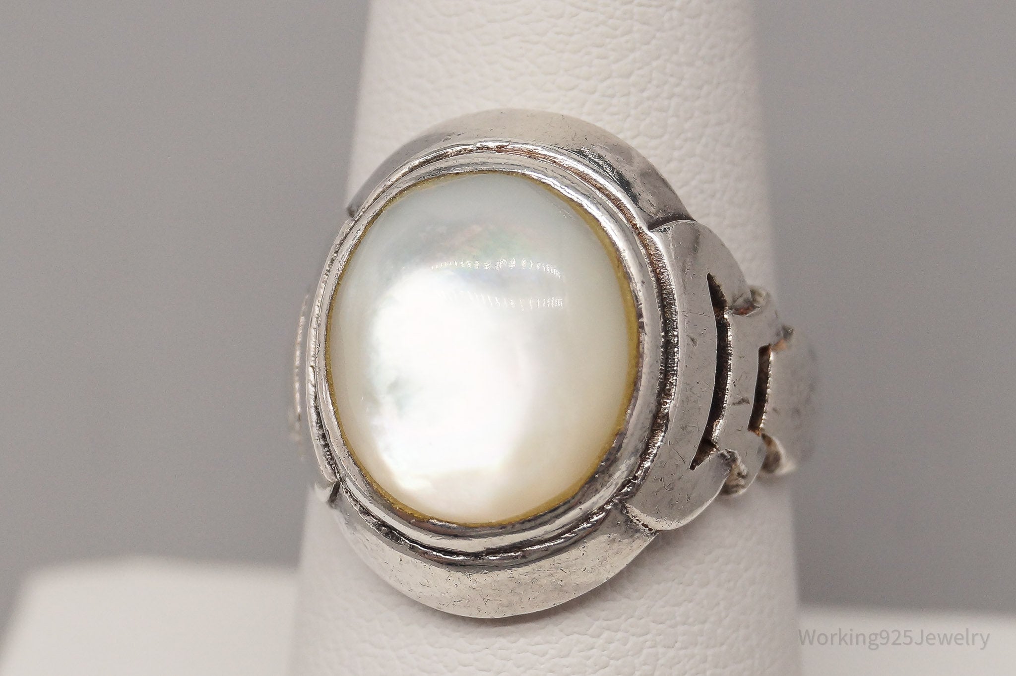 Vintage Mother Of Pearl Sterling Silver Ring - Size 8