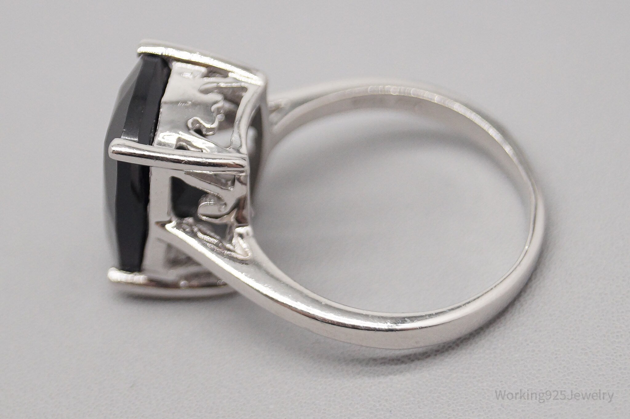 Vintage TGGC Large Black Onyx Sterling Silver Ring - Size 8