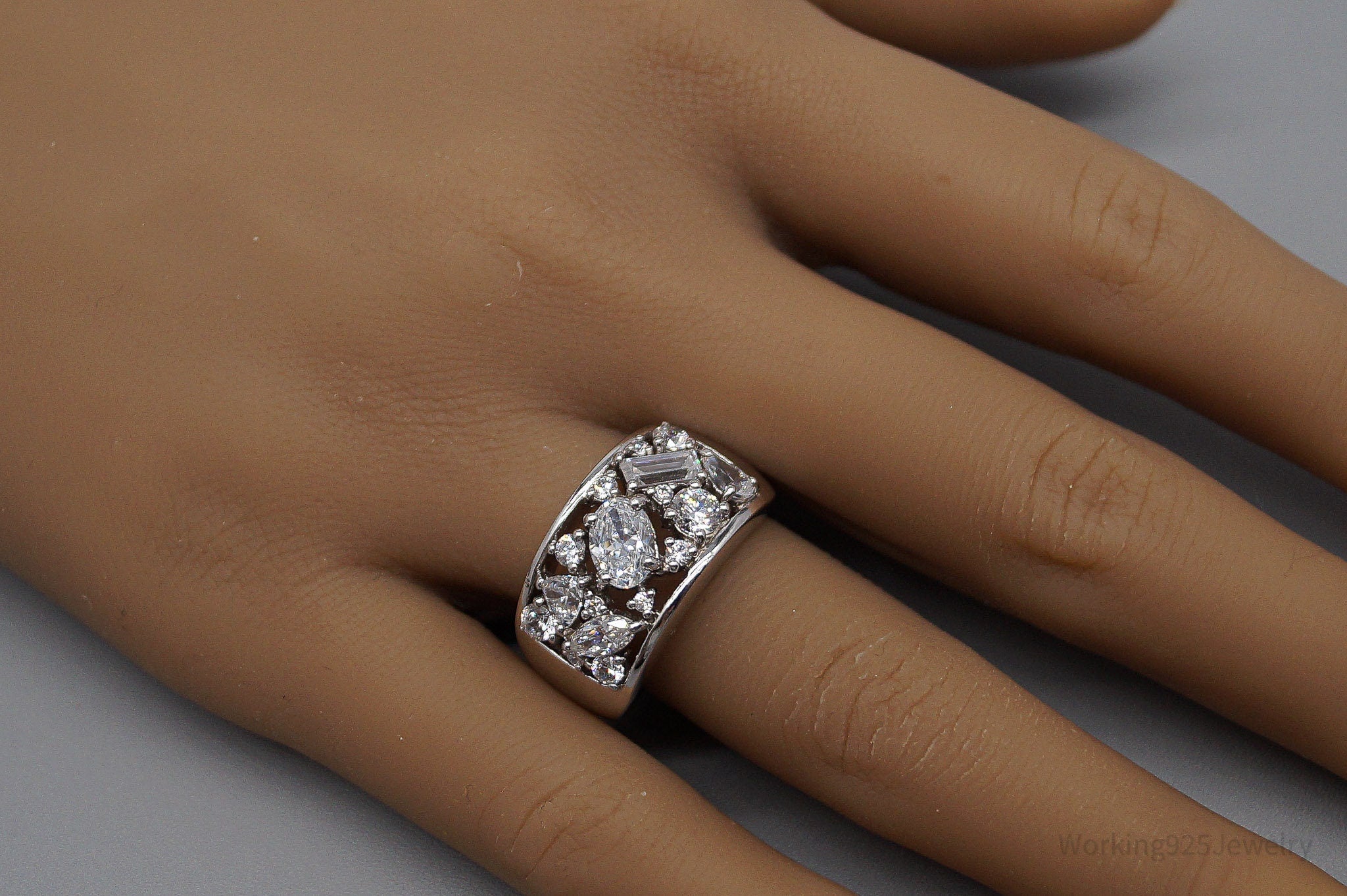 Vintage Cubic Zirconia Sterling Silver Band Ring - Size 7.75