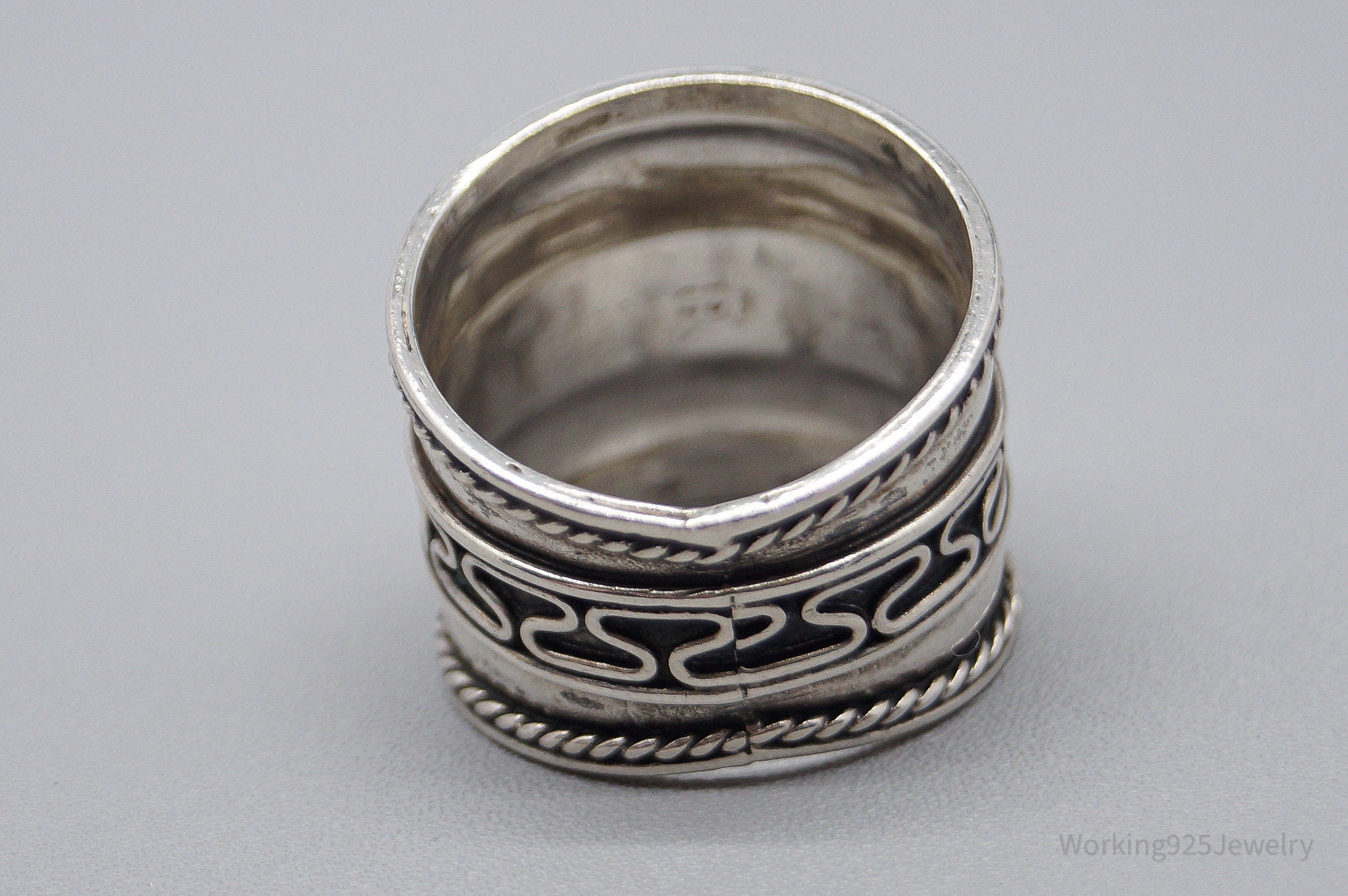 Vintage Sterling Silver Band Ring - Size 8