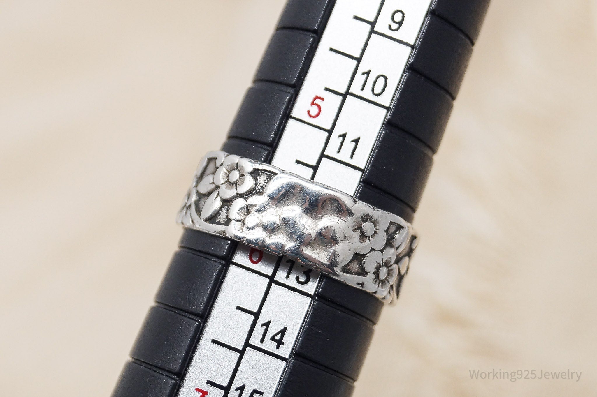 Antique Flowers Pattern Sterling Silver Band Ring - Size 5.75