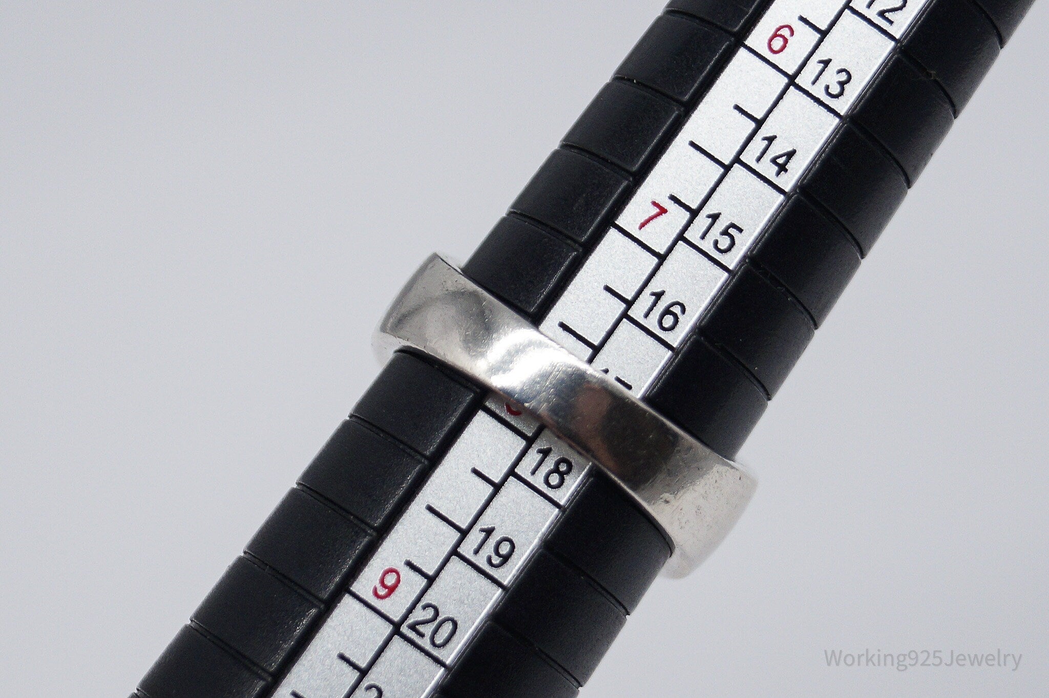 Vintage Peridot Sterling Silver Band Ring - Size 7.75