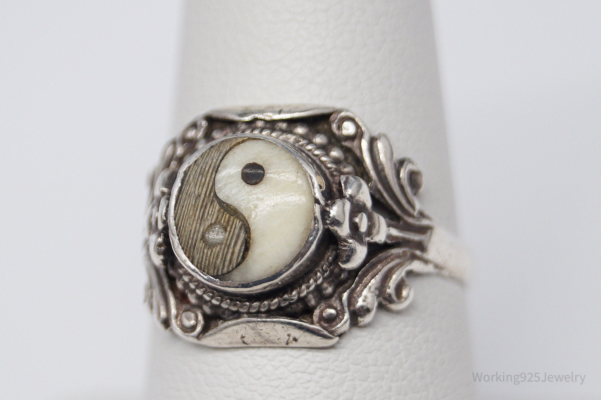 Vintage Wood & Cream Stone Inlay Yin Yang Silver Ring - Size 8