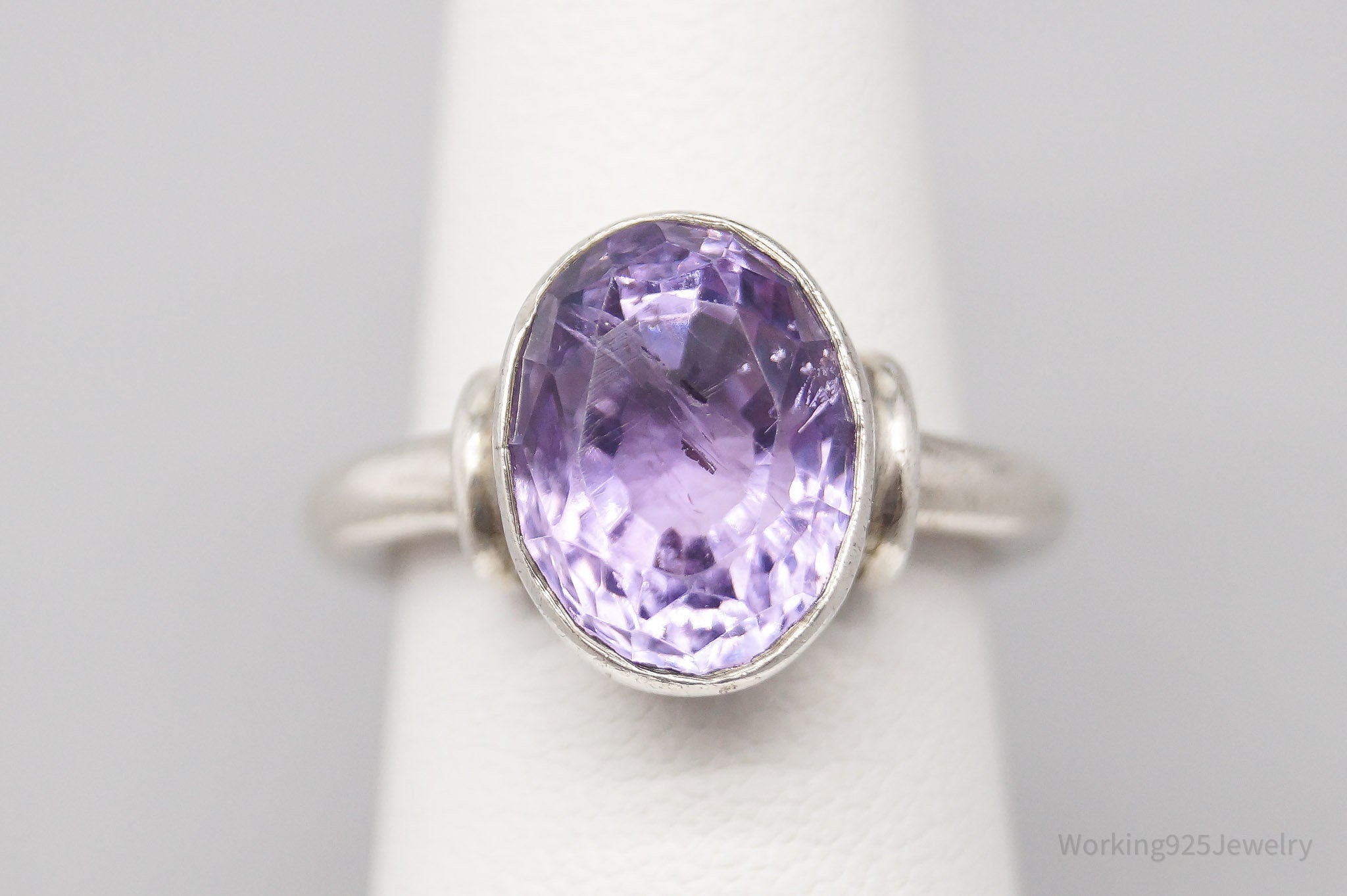 Vintage Amethyst Modernist Style Sterling Silver Ring - Size 6.5