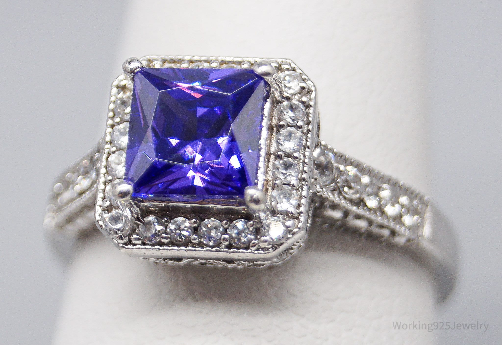 Vintage Violet Stone & White Cubic Zirconia Sterling Silver Ring - Size 7