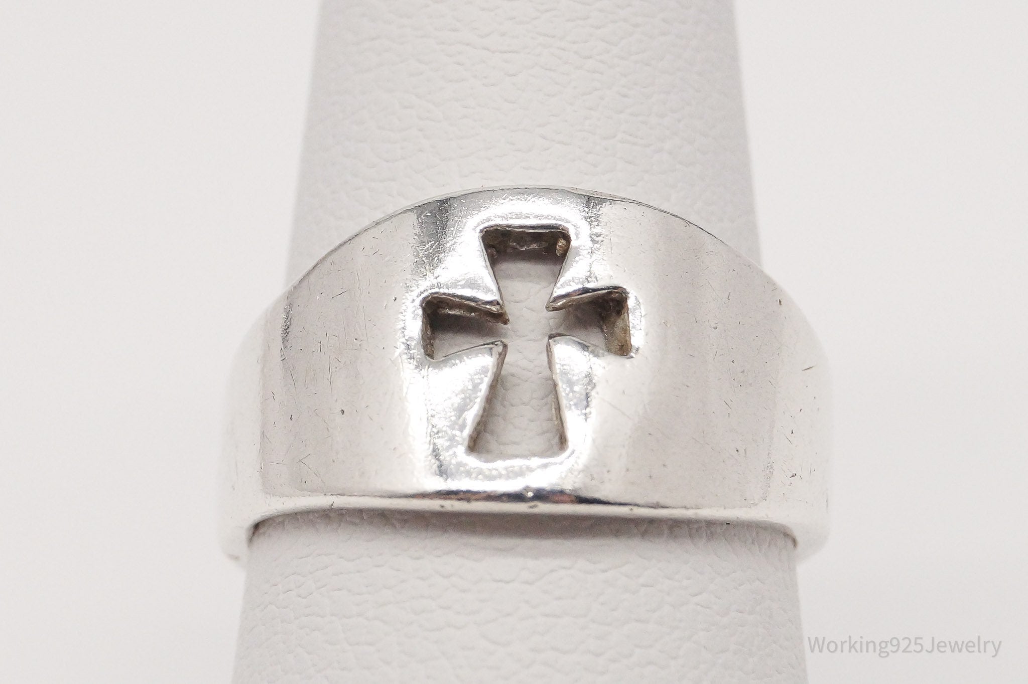 Vintage Cross Cut Out Silver Ring - Size 6.5