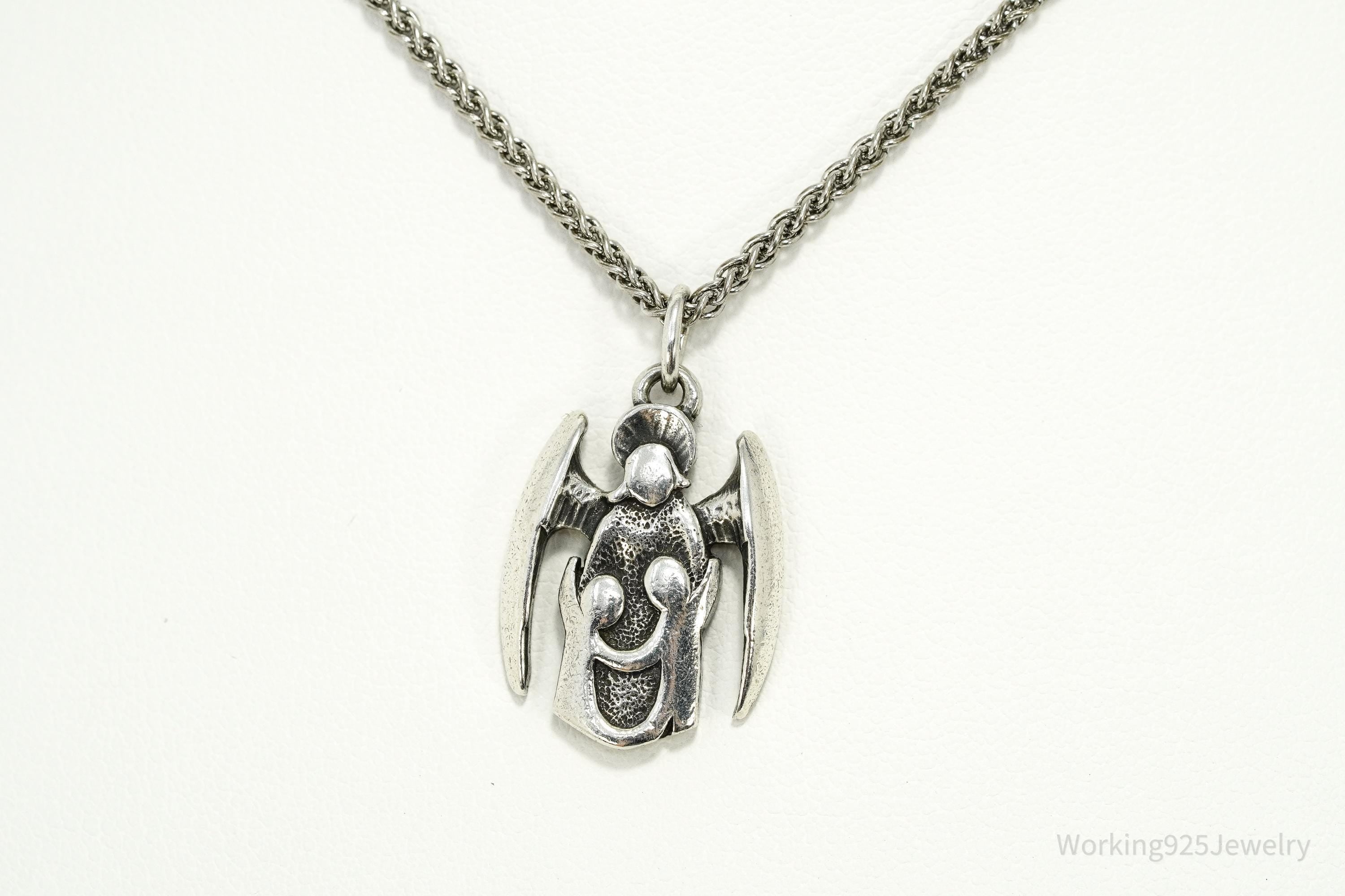 Vintage Designer James Avery Retired Guardian Angel Sterling Silver Necklace 20"