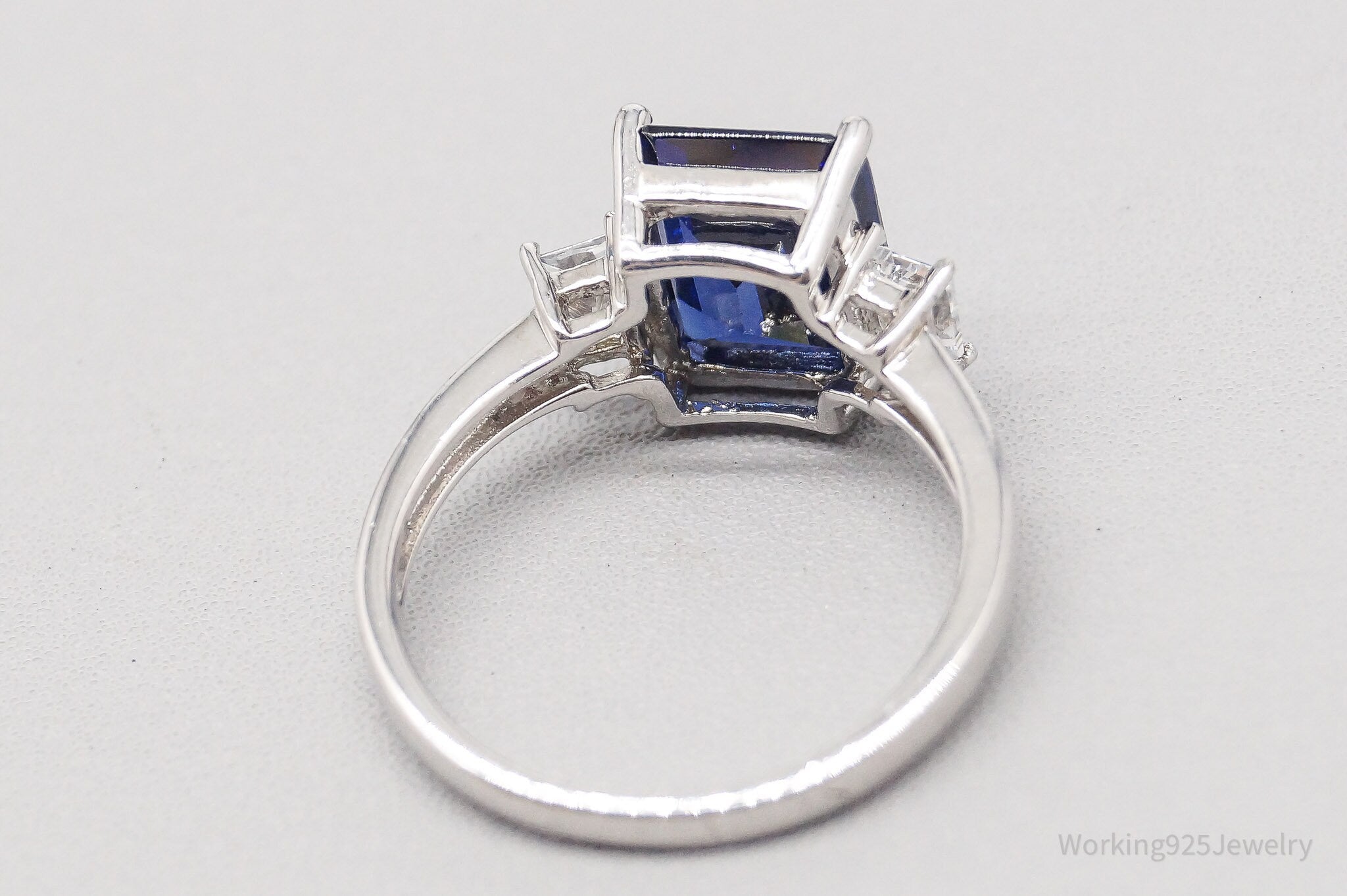 Vintage Blue & White Cubic Zirconia Sterling Silver Ring - Size 6.75