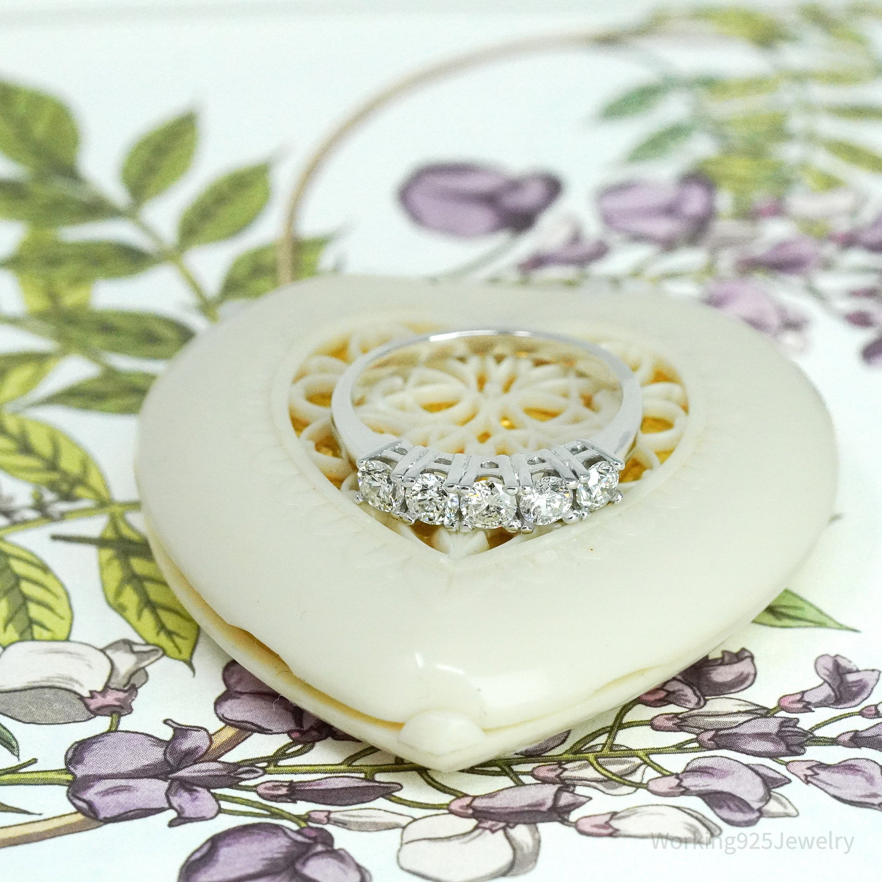 14K White Gold & Diamond Ring - Size 7