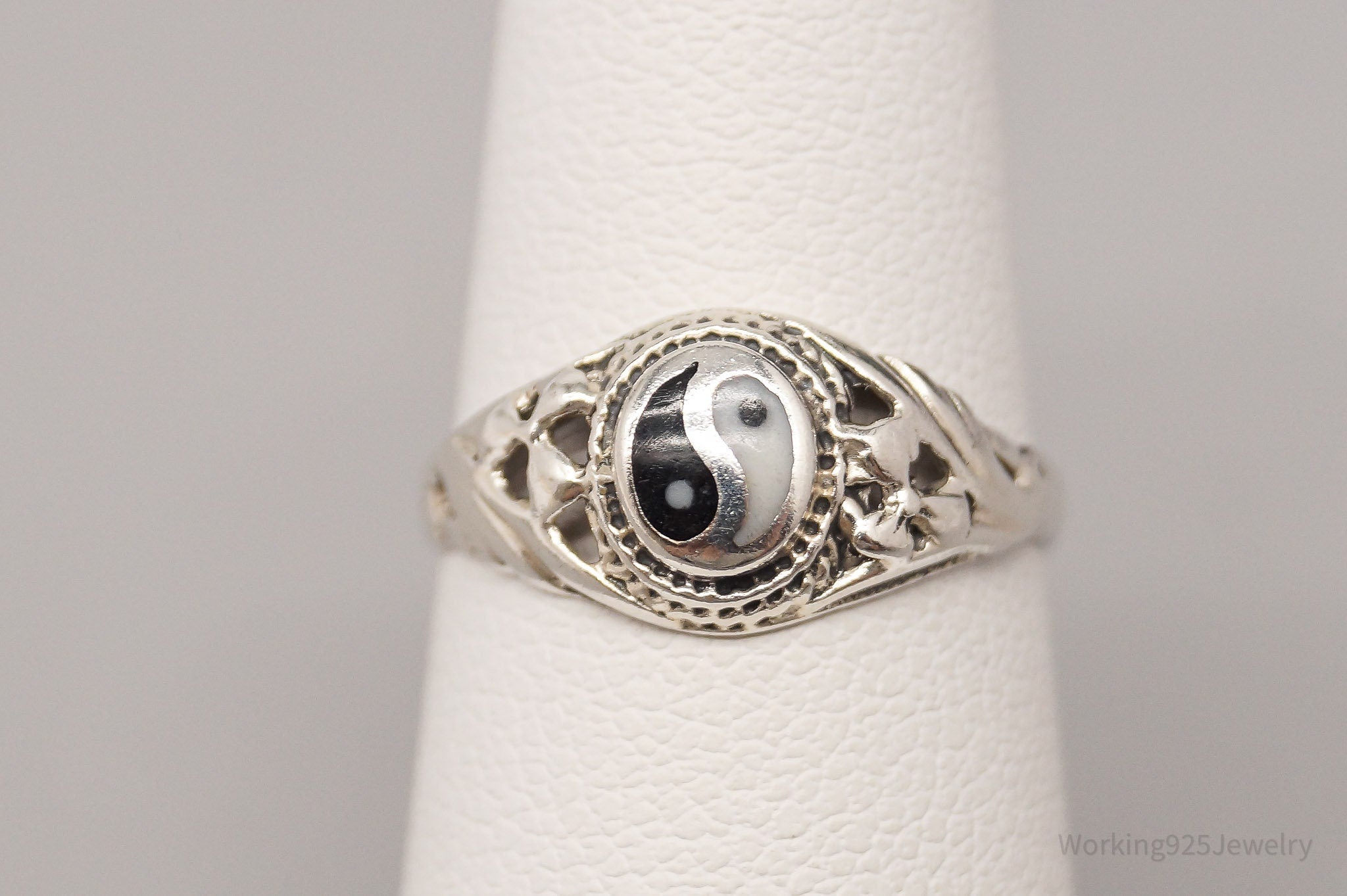 Vintage Black & White Onyx Yin Yang Sterling Silver Ring Size 4.75