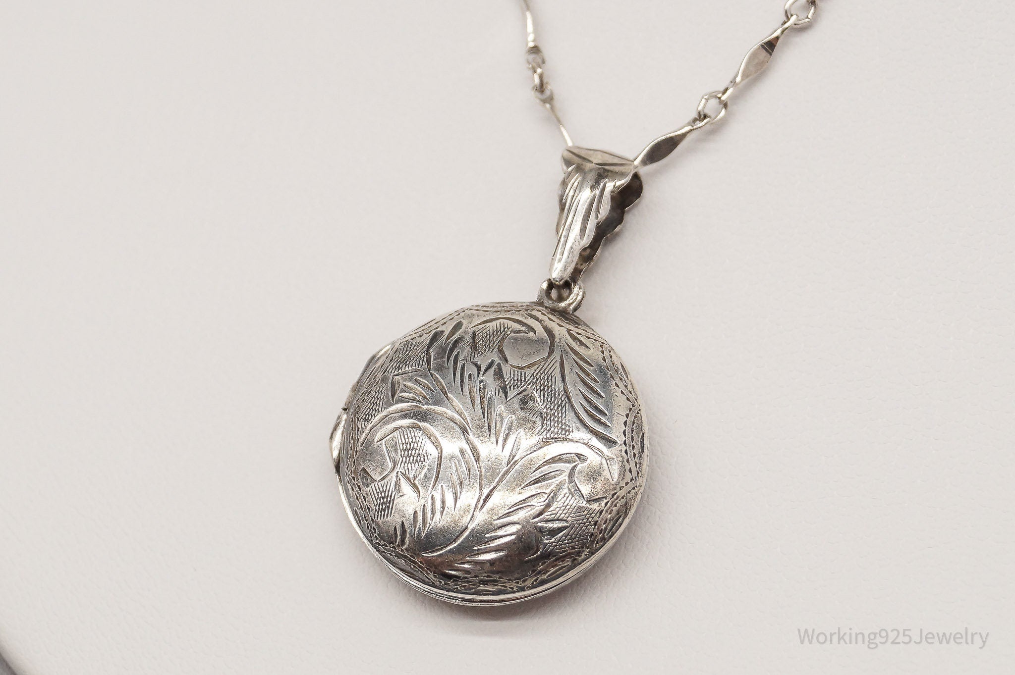 Vintage Floral Etched Sterling Silver Locket Necklace 22"
