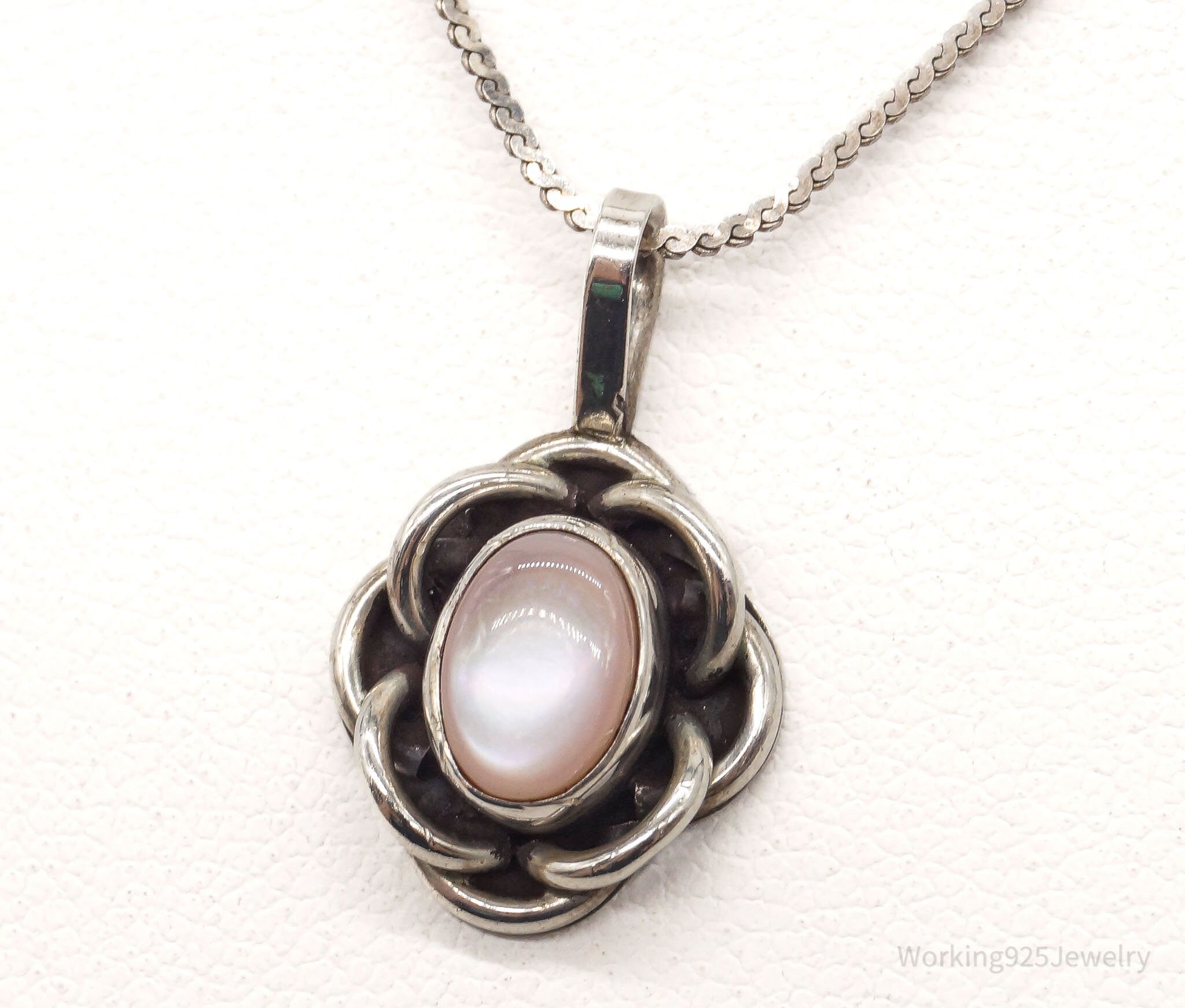 Vintage Native America Pink Mother Of Pearl Sterling Silver Necklace