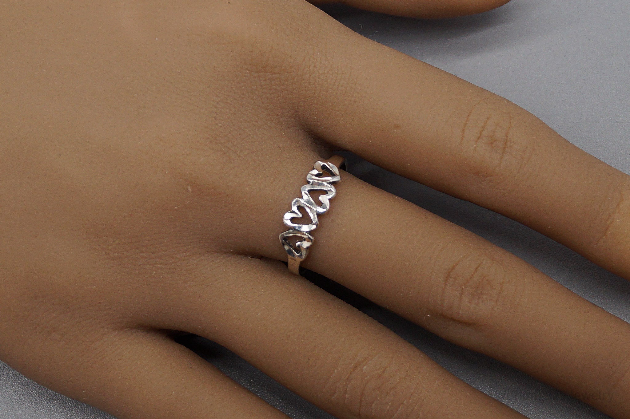 Vintage Open Heart Pattern Sterling Silver Band Ring - Size 9