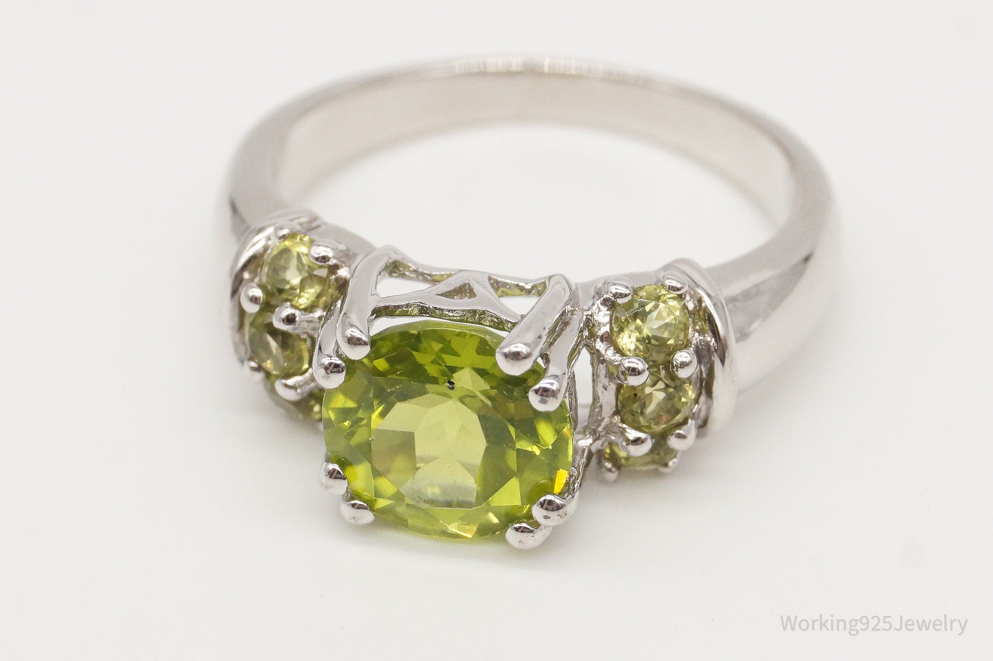 Vintage Peridot Sterling Silver Ring - Size 7.25