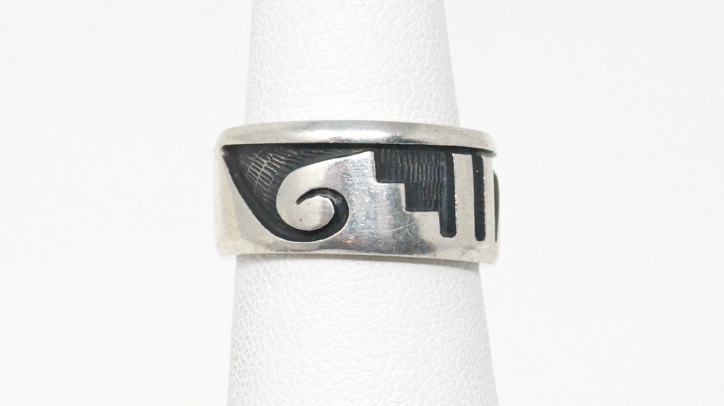 Vintage Signed Native American Etched Symbols Sterling Silver Band Ring - Size 6.25