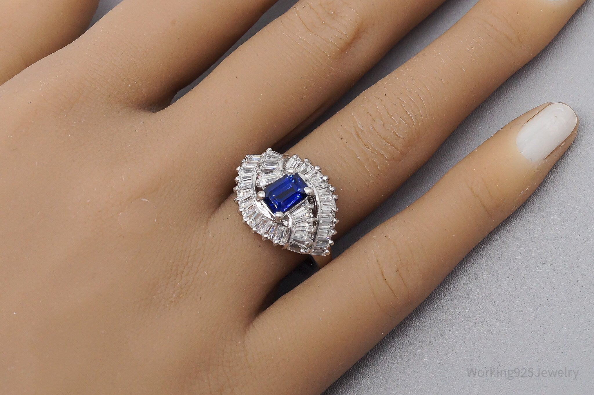 Vintage Lab Sapphire Cubic Zirconia Sterling Silver Ring - Size 8