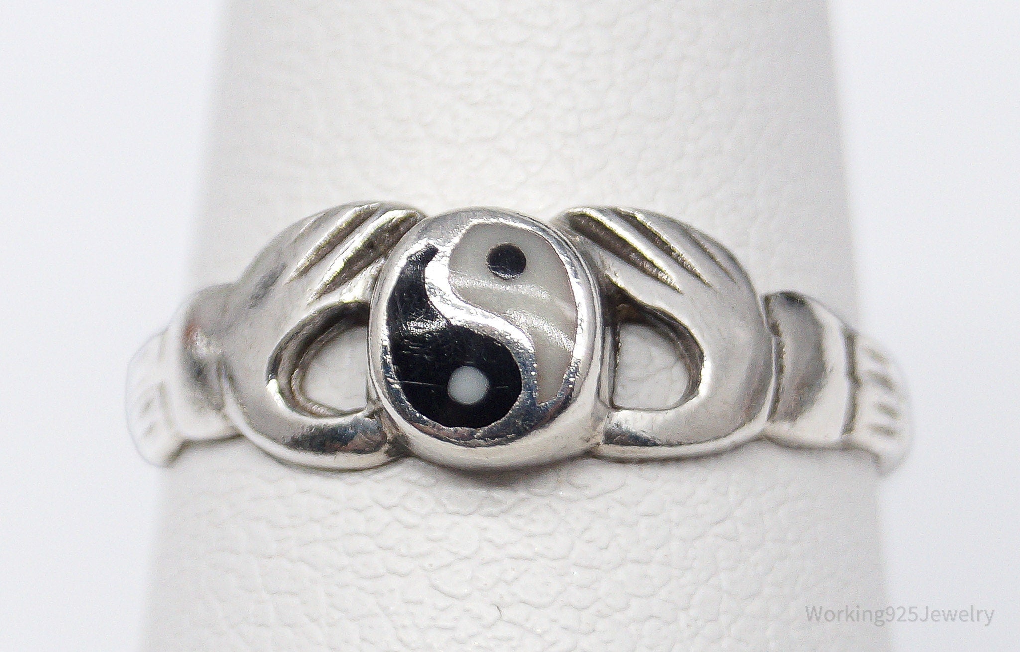 Vintage Black & White Onyx Inlay Yin Yang Sterling Silver Ring - Size 6.75