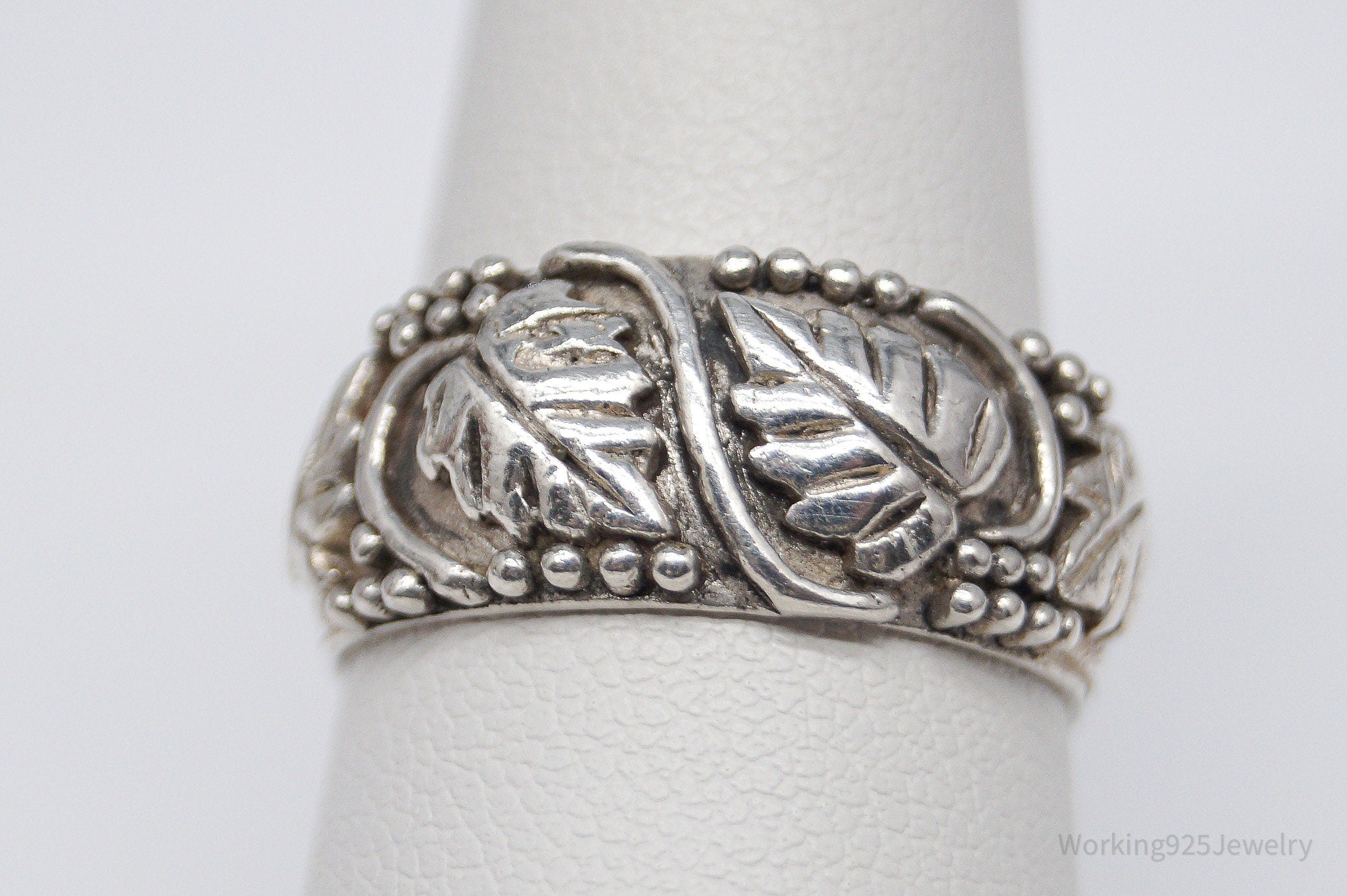 Vintage Grape Vine Leaves Sterling Silver Band Ring - Size 8