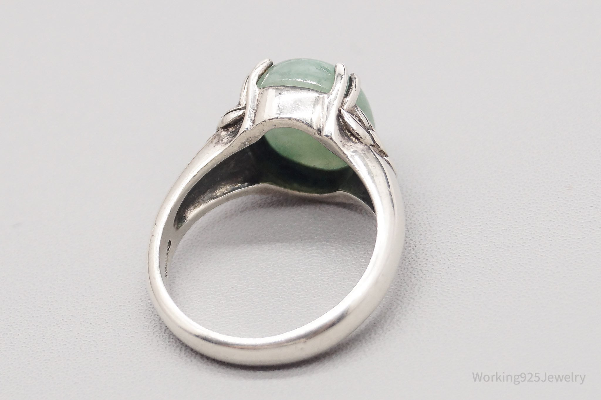Vintage CNA Green Jade Sterling Silver Ring - Size 6