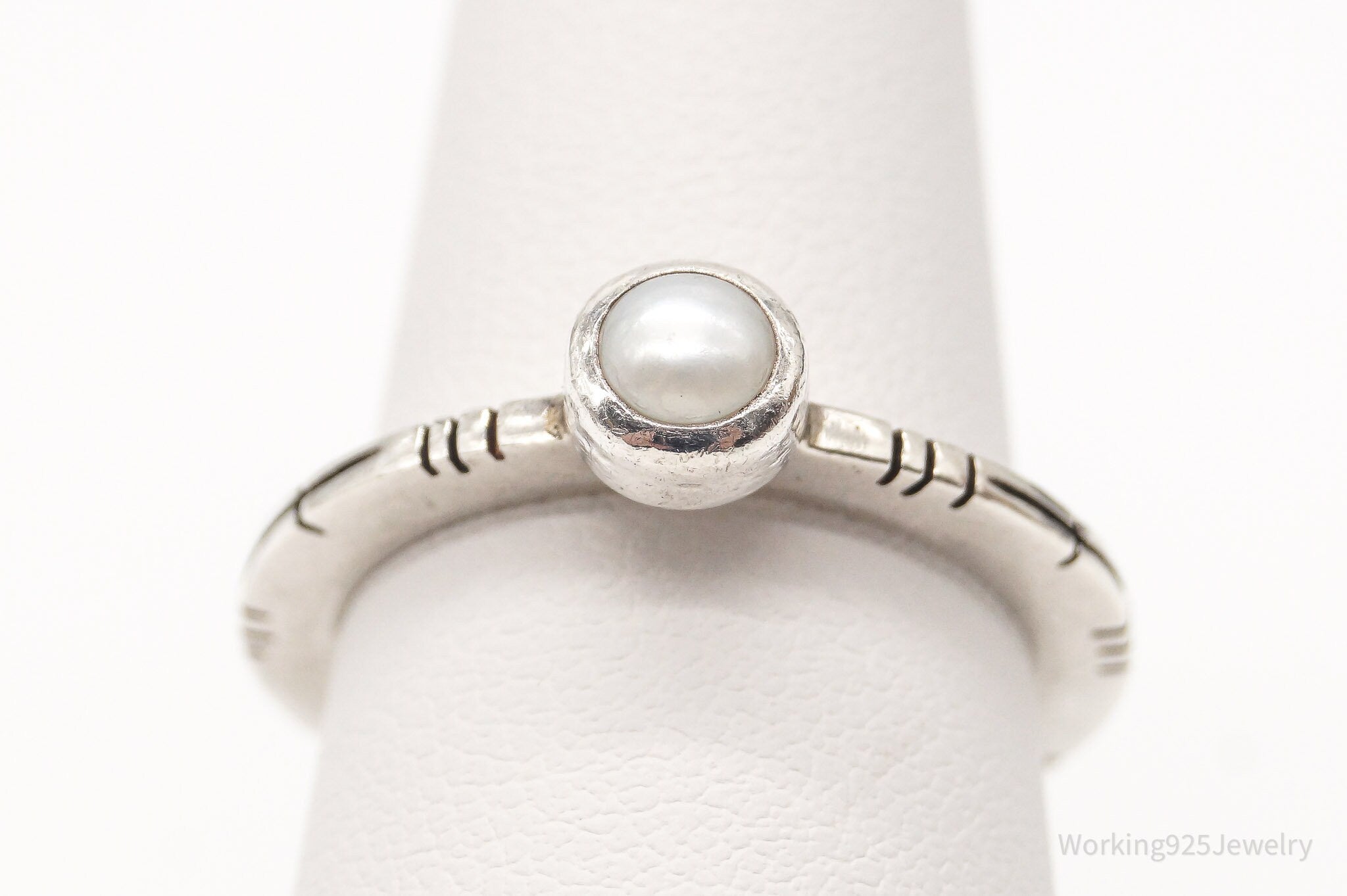 Vintage Pearl Silver Modernist Ring - Size 6.75