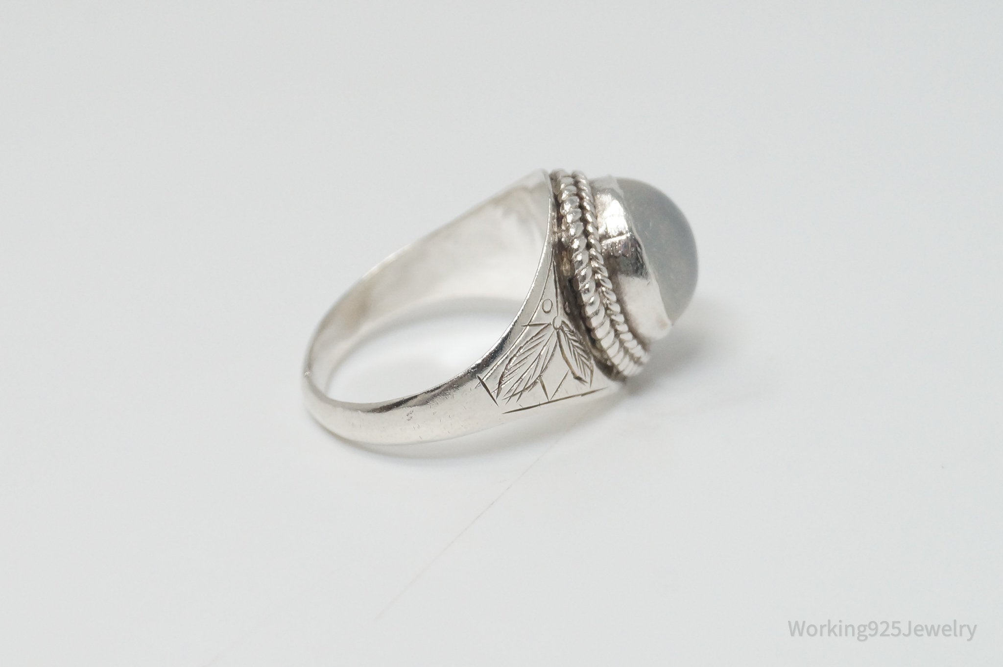 Vintage White Moonstone Leaf Etched Sterling Silver Ring - Sz 7.5