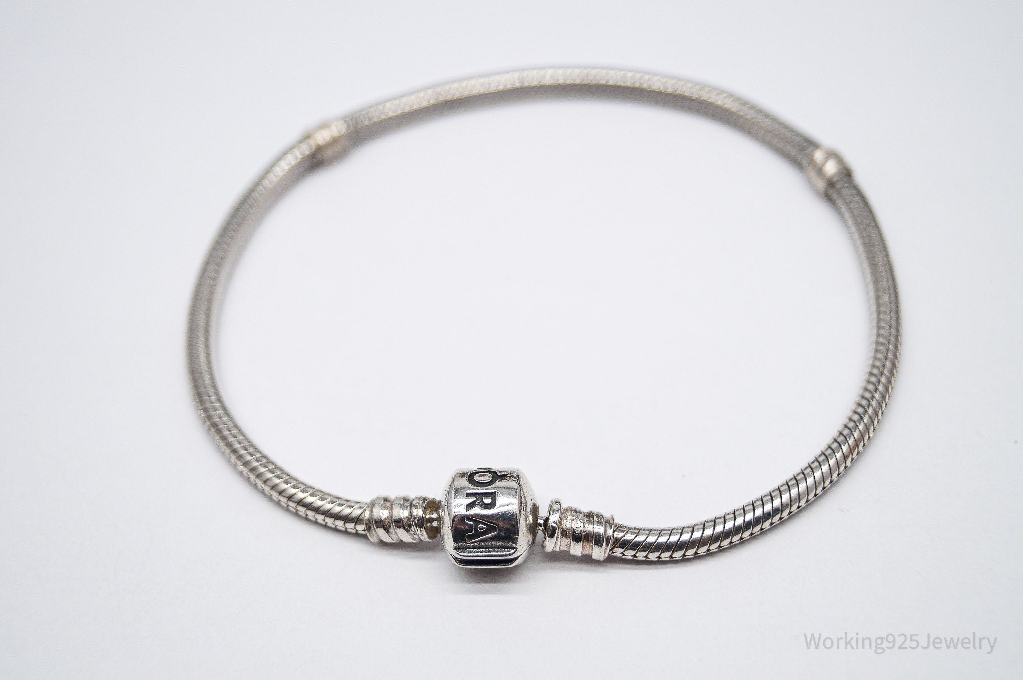 VTG Pandora Iconic Pandora Logo Sterling Silver Clasp Charm Bracelet 8 3/8"