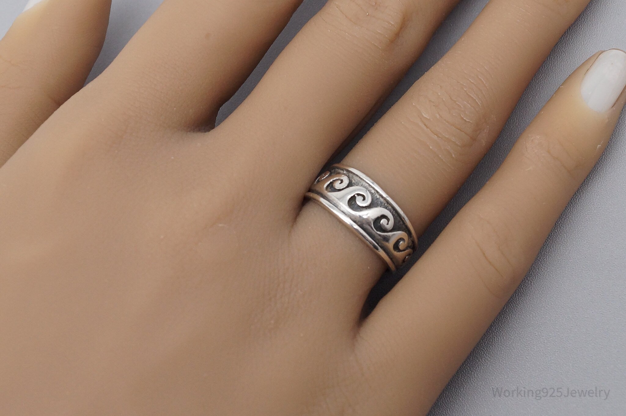 Vintage Waves Oxidized Silver Band Ring - Size 6.75