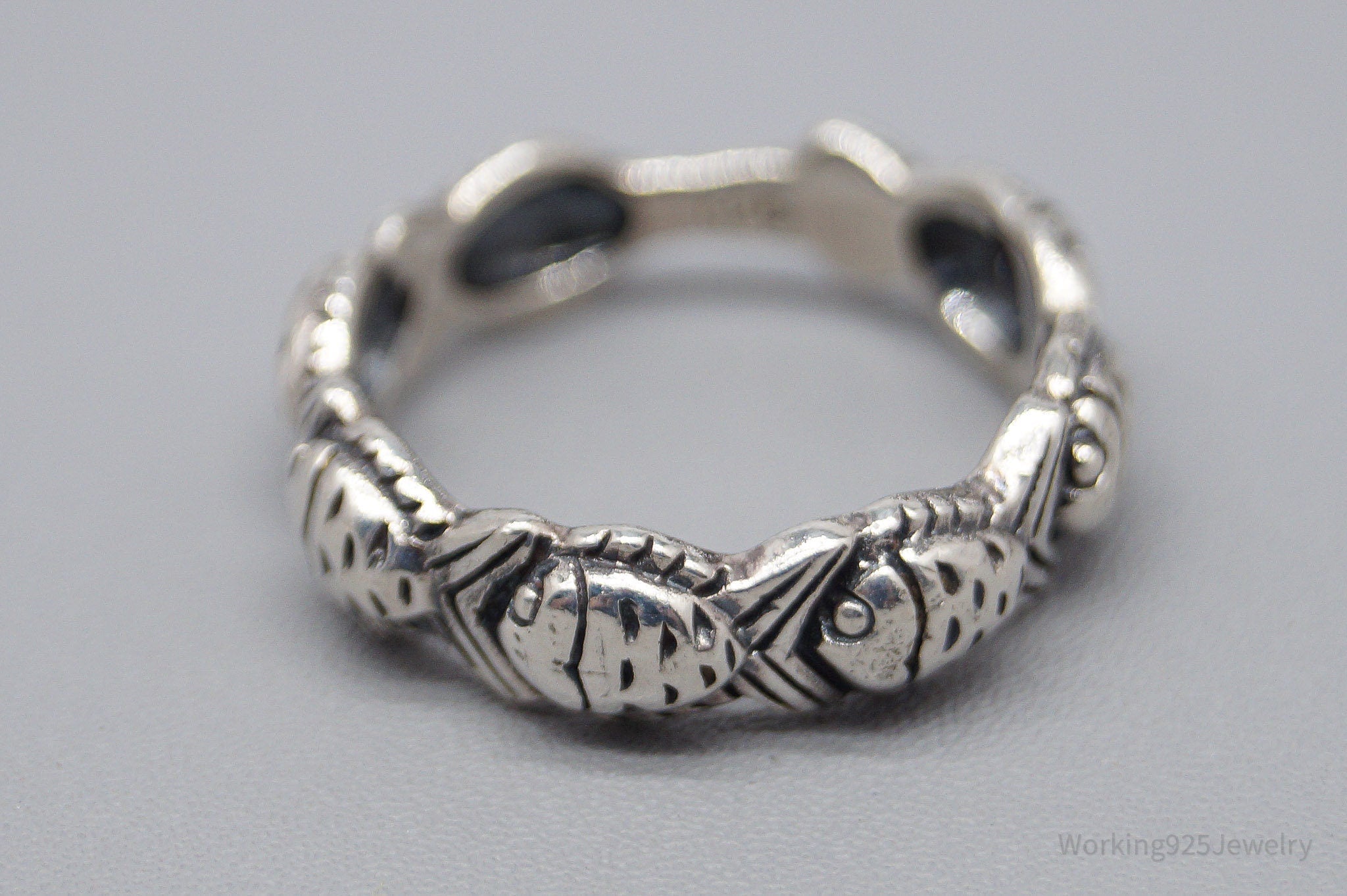 Vintage Swimming Fish Sterling Silver Band Ring - Size 6