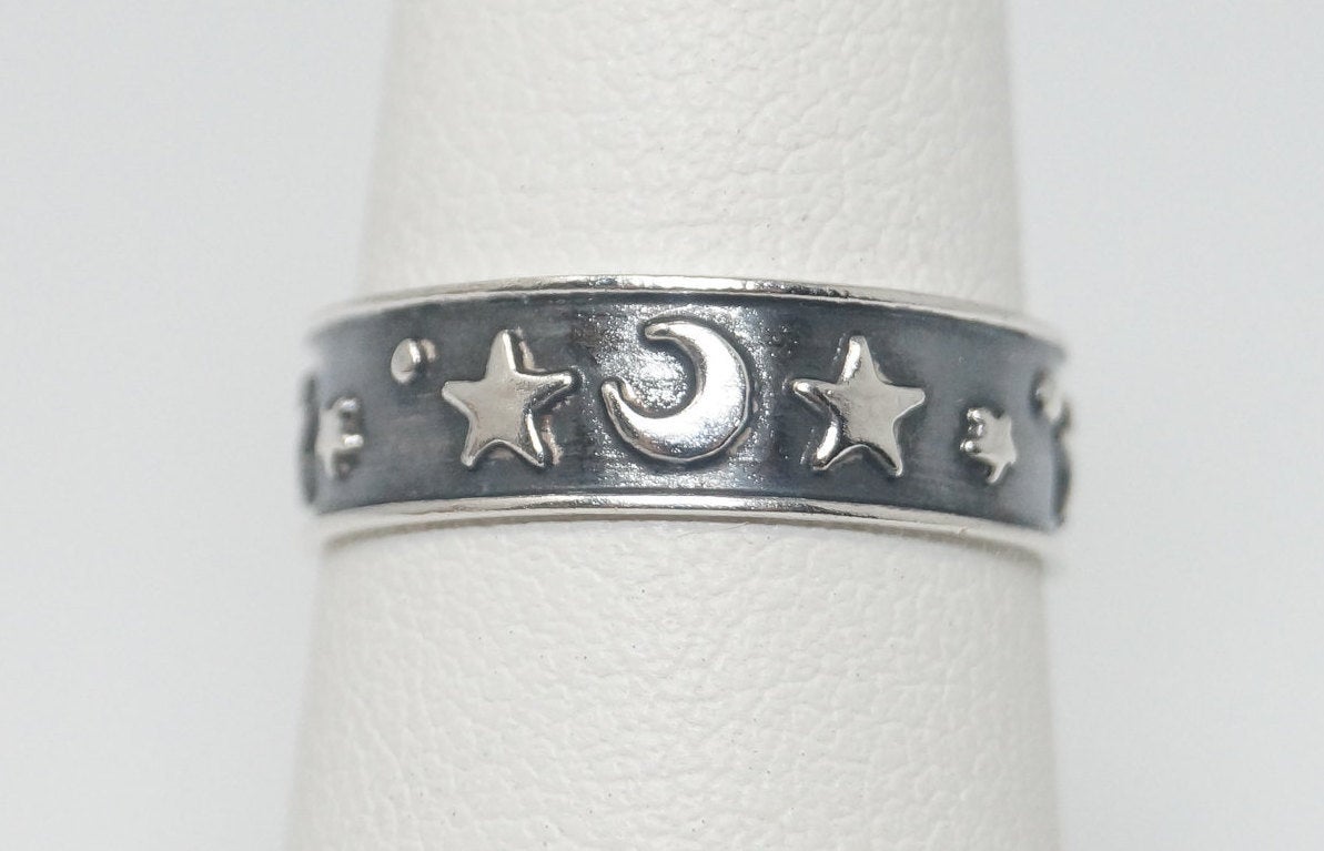 Vintage Star Moon Lunar Oxidized Sterling Silver Band Ring - Size 5.5