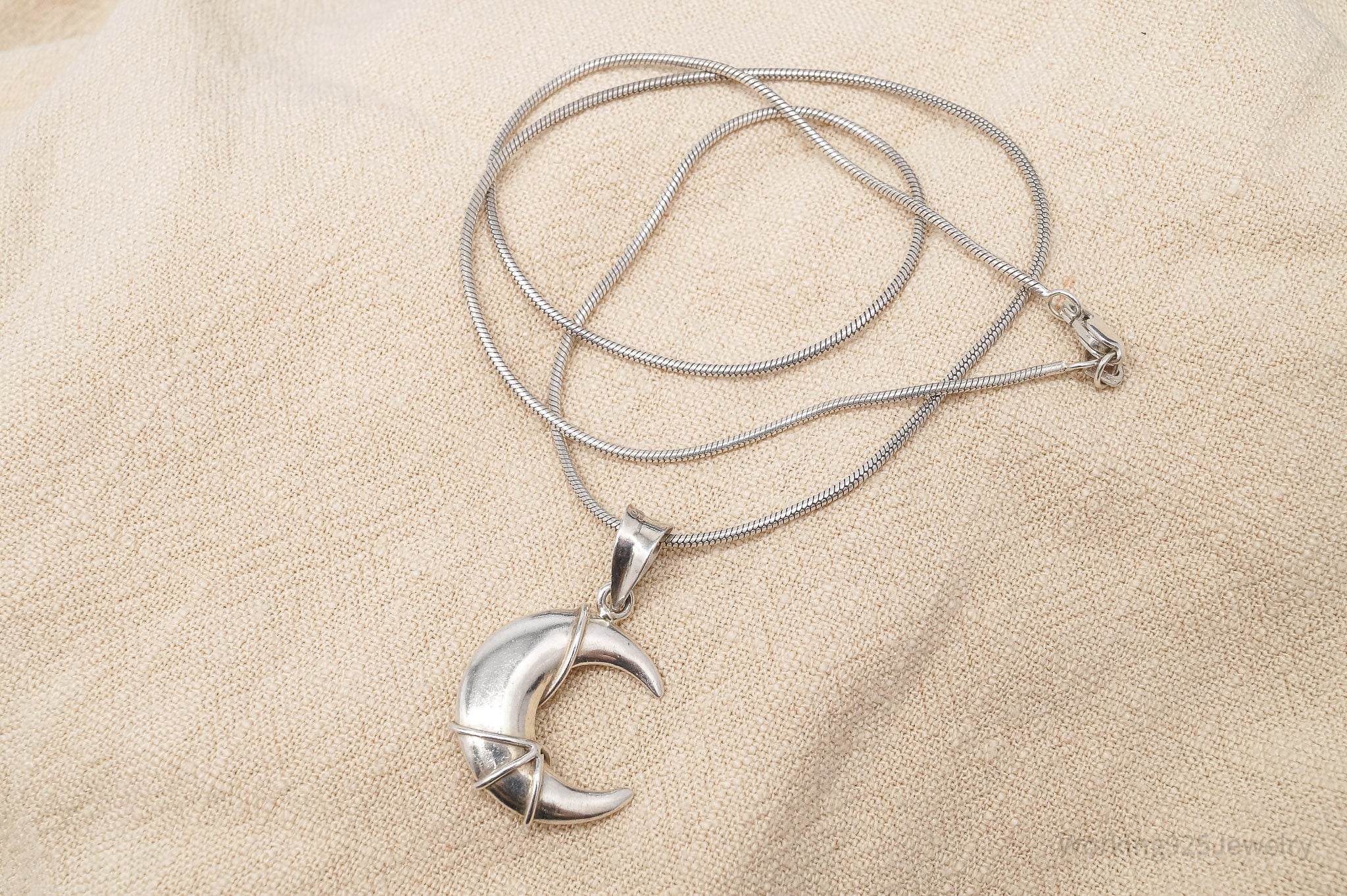 Vintage Crescent Moon Sterling Silver Necklace 18"