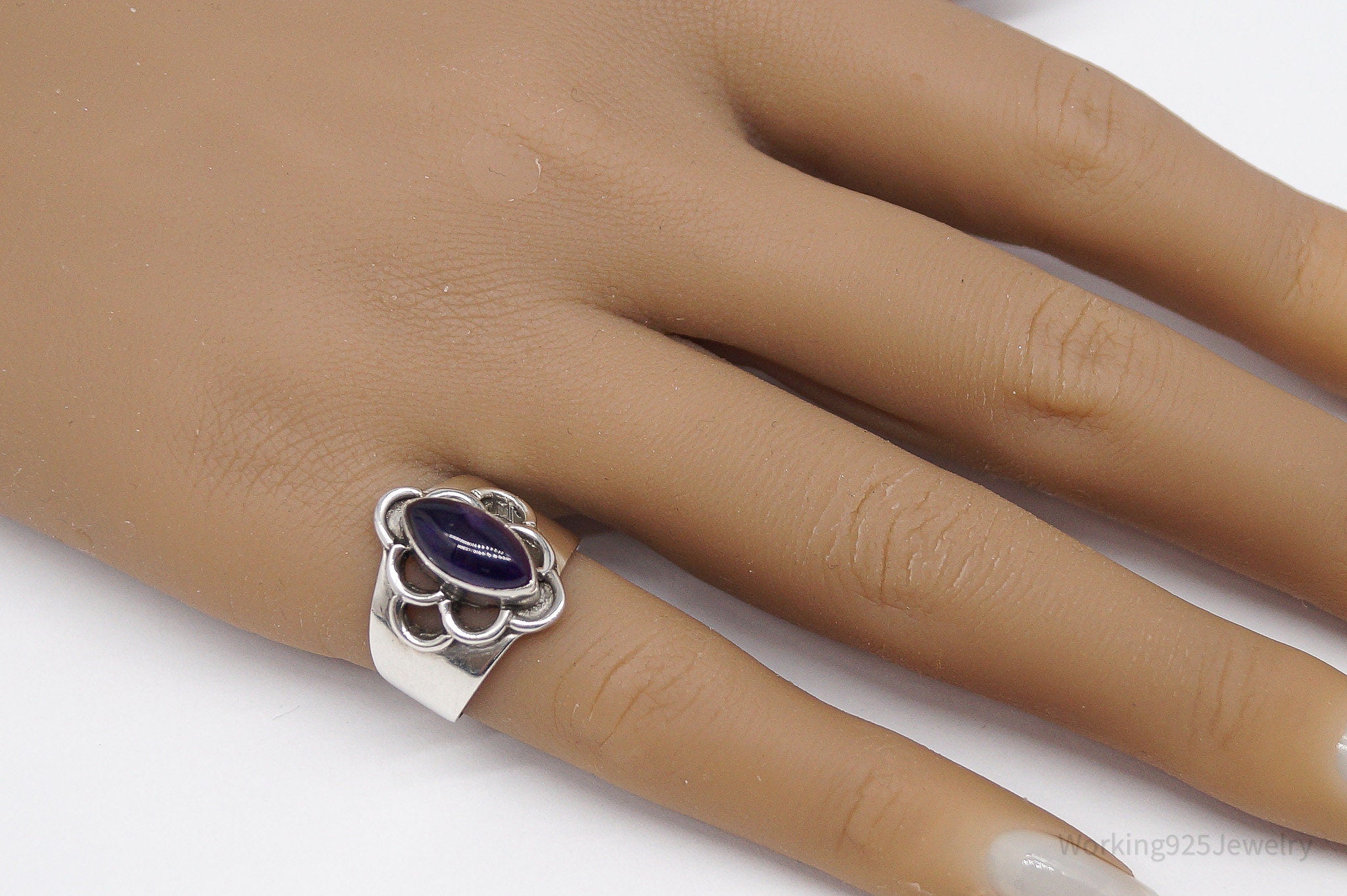 Vintage Amethyst Modernist Style Sterling Silver Ring - Size 6.25