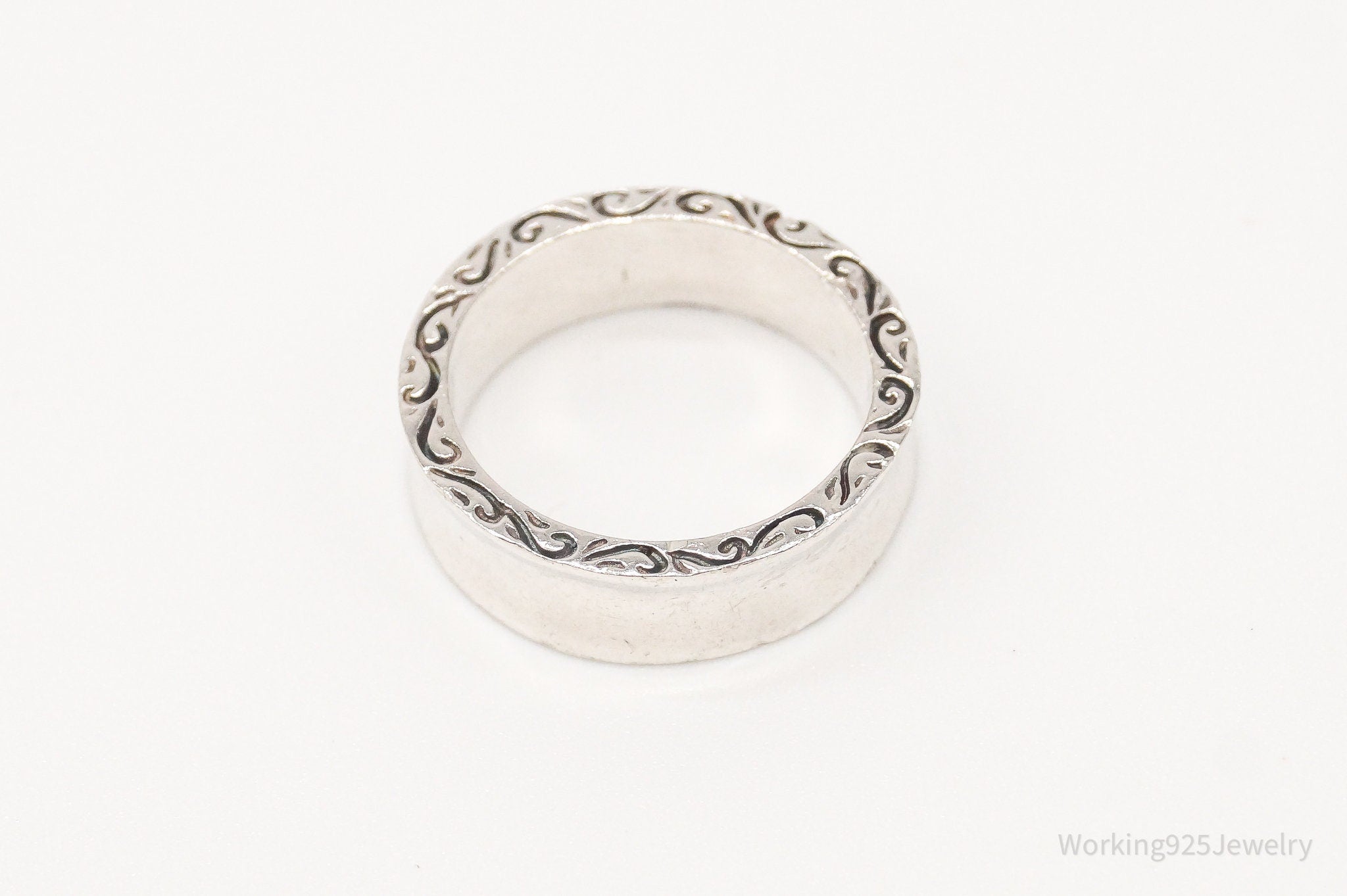 Designer Fanash Silver Band Ring - Size 5.75