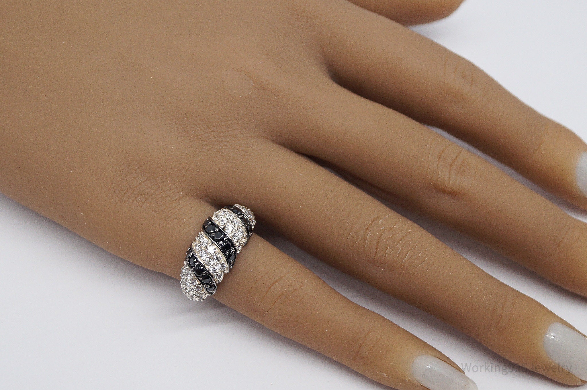 Vintage Black & White Cubic Zirconia Sterling Silver Ring - Size 4.75
