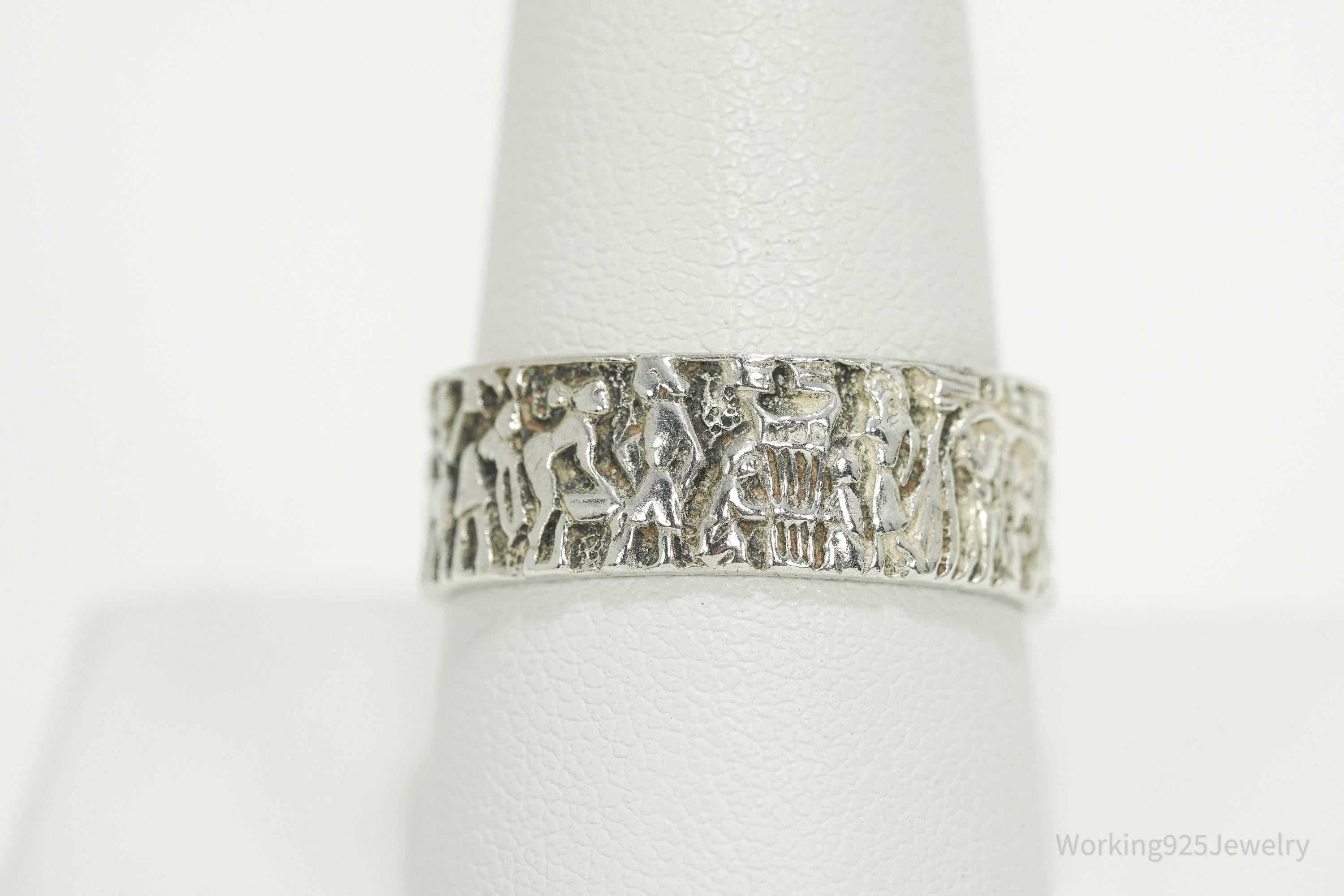 Vintage Storyteller Scene Sterling Silver Band Ring - Size 9.5