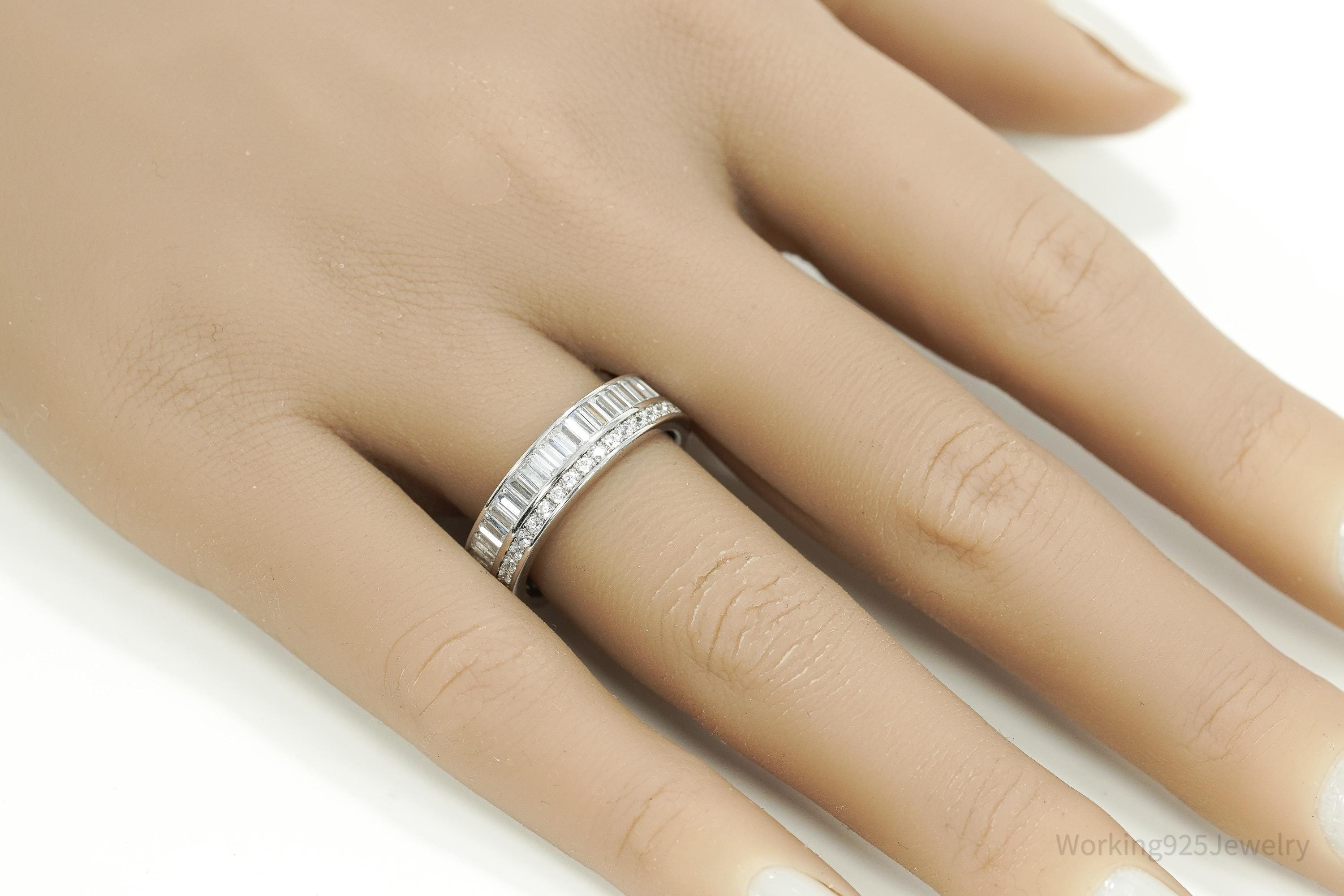 Vintage Cubic Zirconia Sterling Silver Band Ring - Size 8