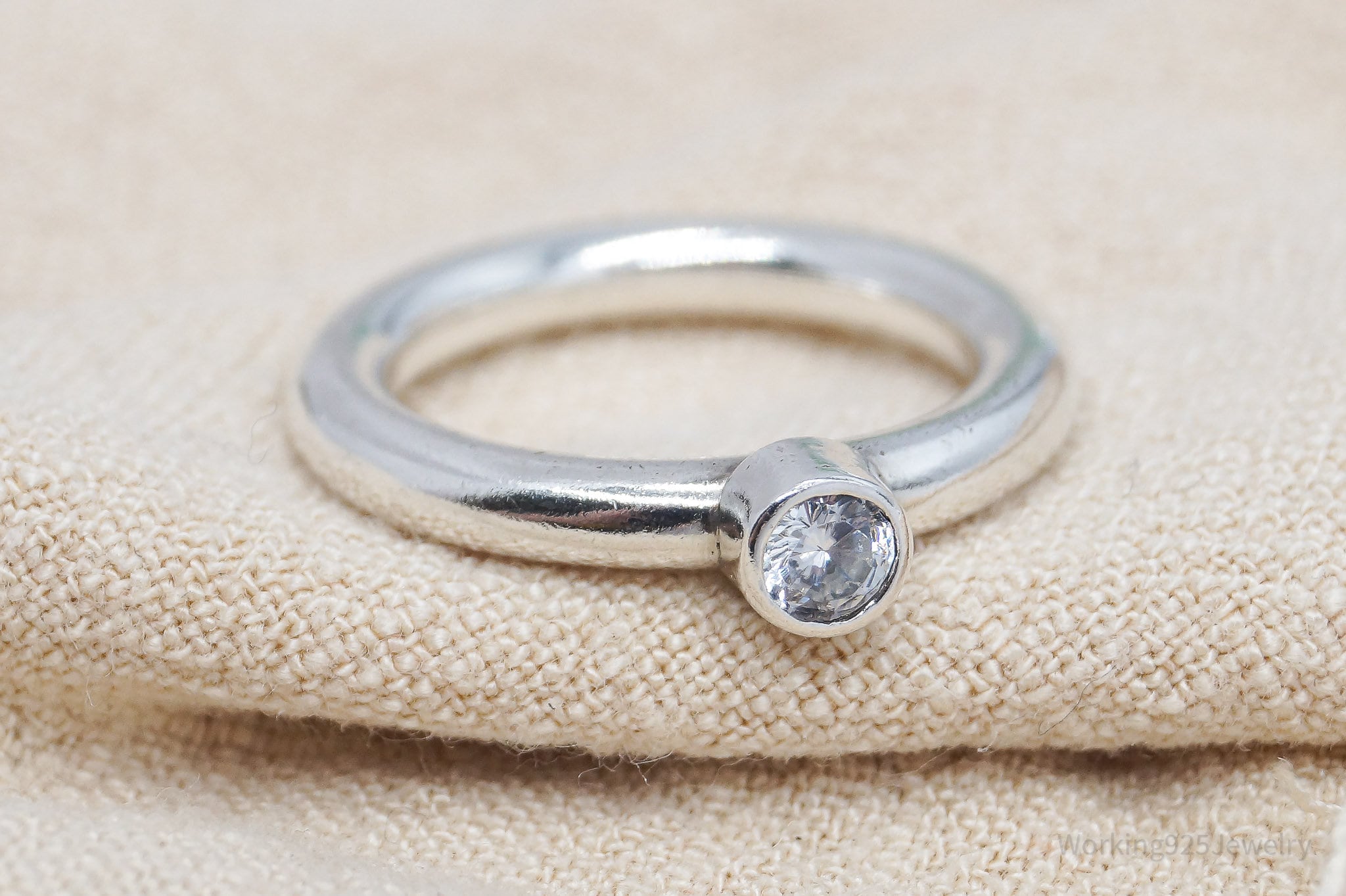 Vintage Cubic Zirconia Silver Rounded Band Ring - Size 6.5