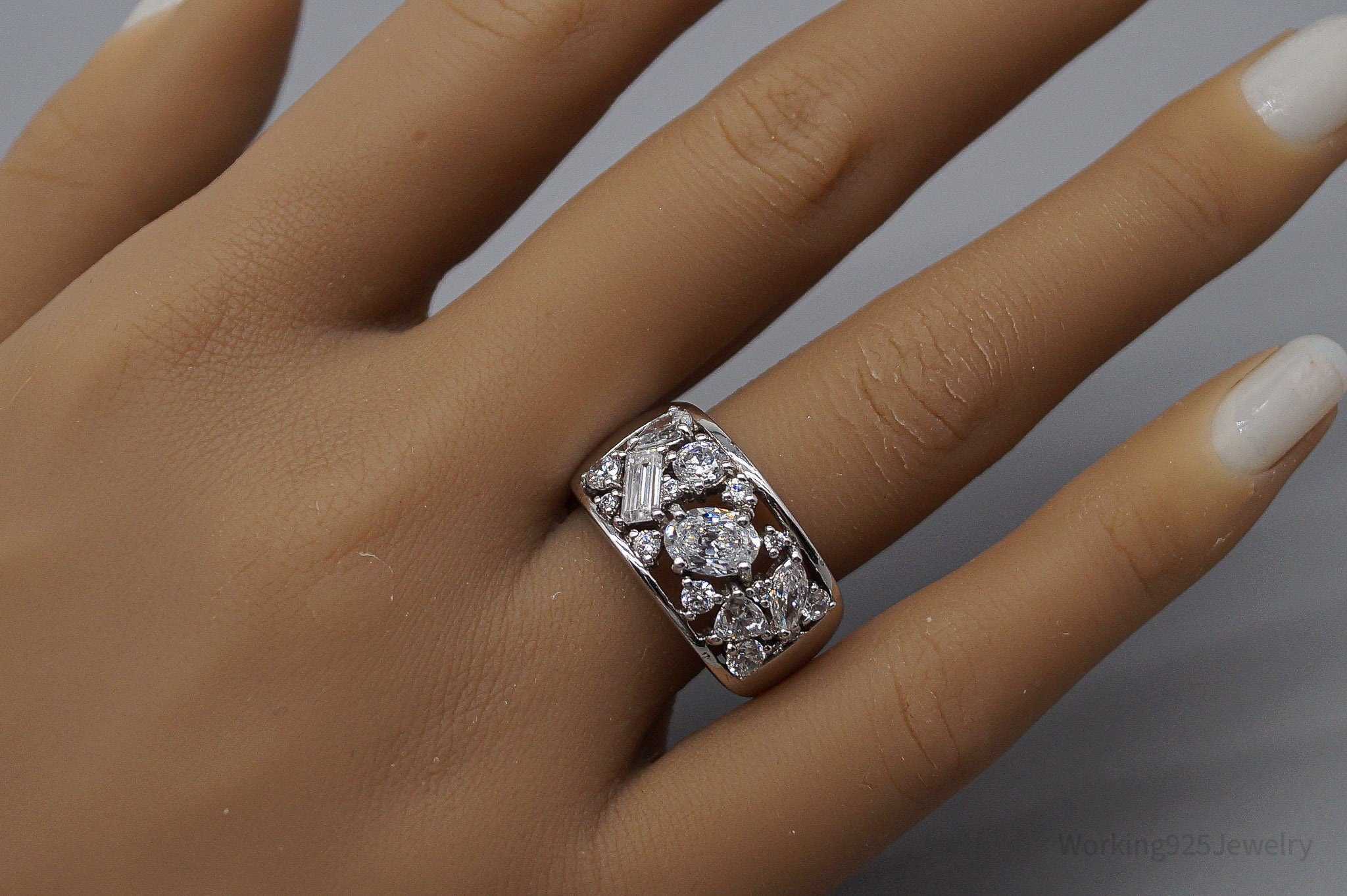 Vintage Cubic Zirconia Sterling Silver Band Ring - Size 7.75