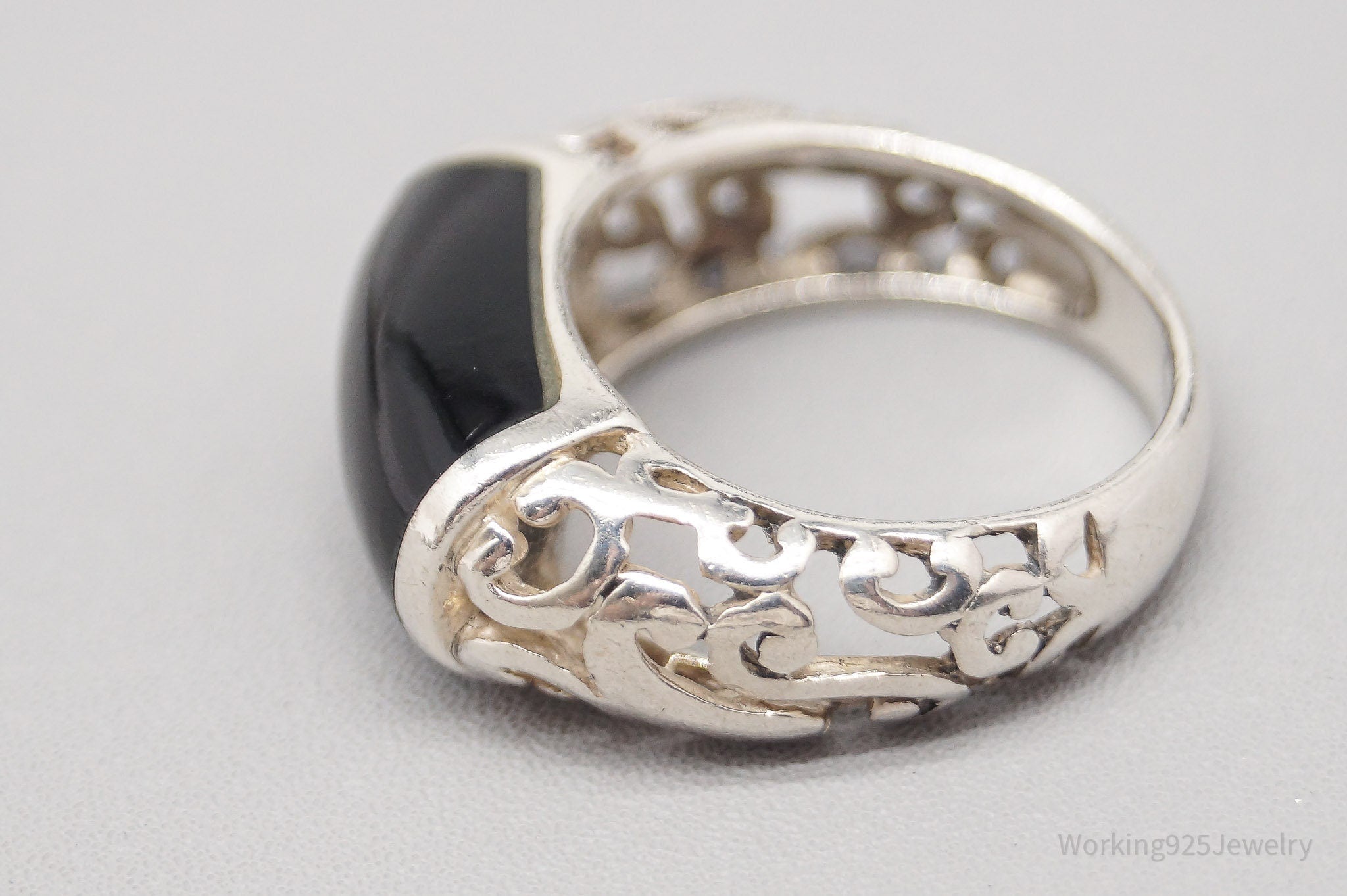 Vintage Black Onyx Scrolls Cut Out Sterling Silver Ring - Size 5.75