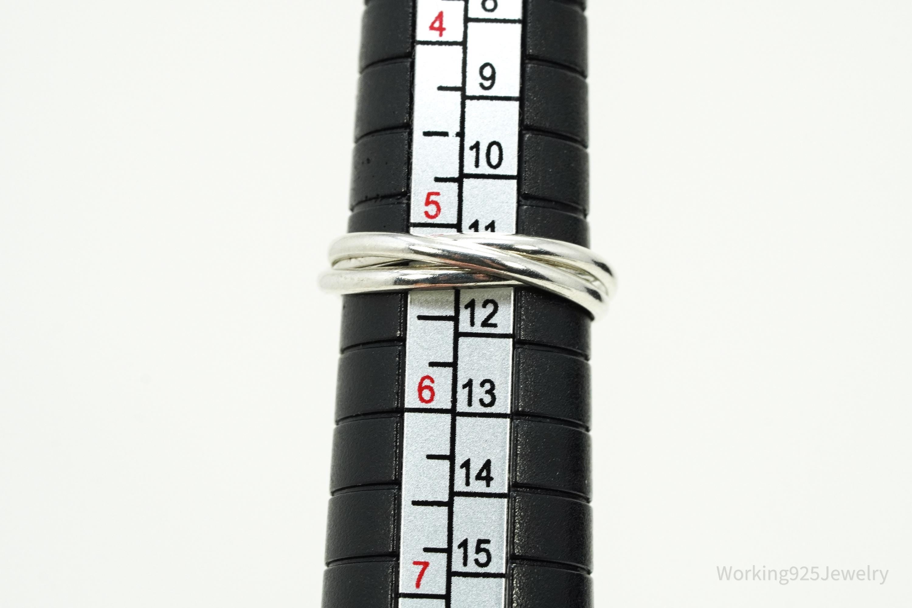 Vintage Intertwined Rings Sleek Modern Sterling Silver Ring - Size 5.25